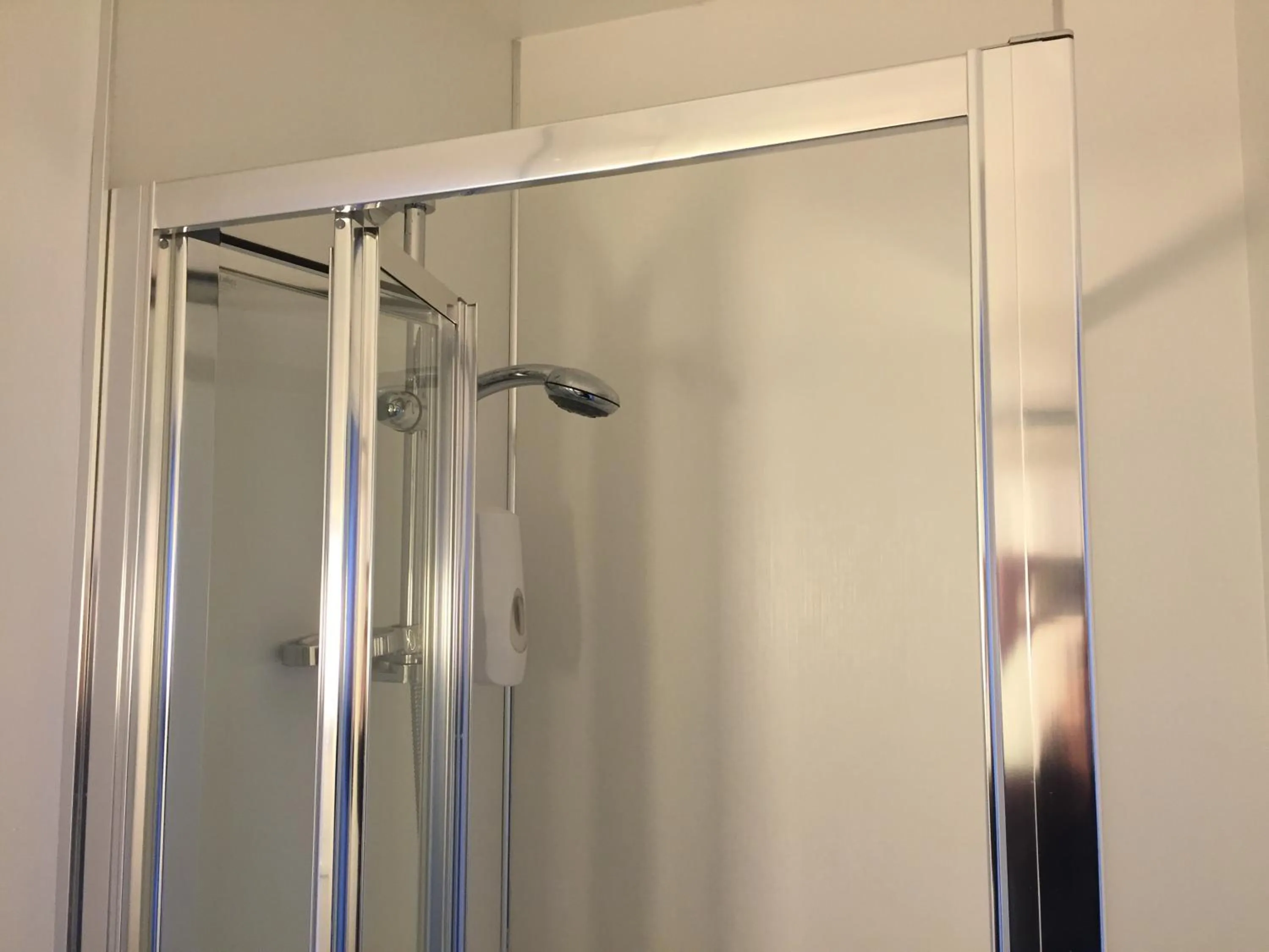 Shower in The Anchor Hotel & Bars