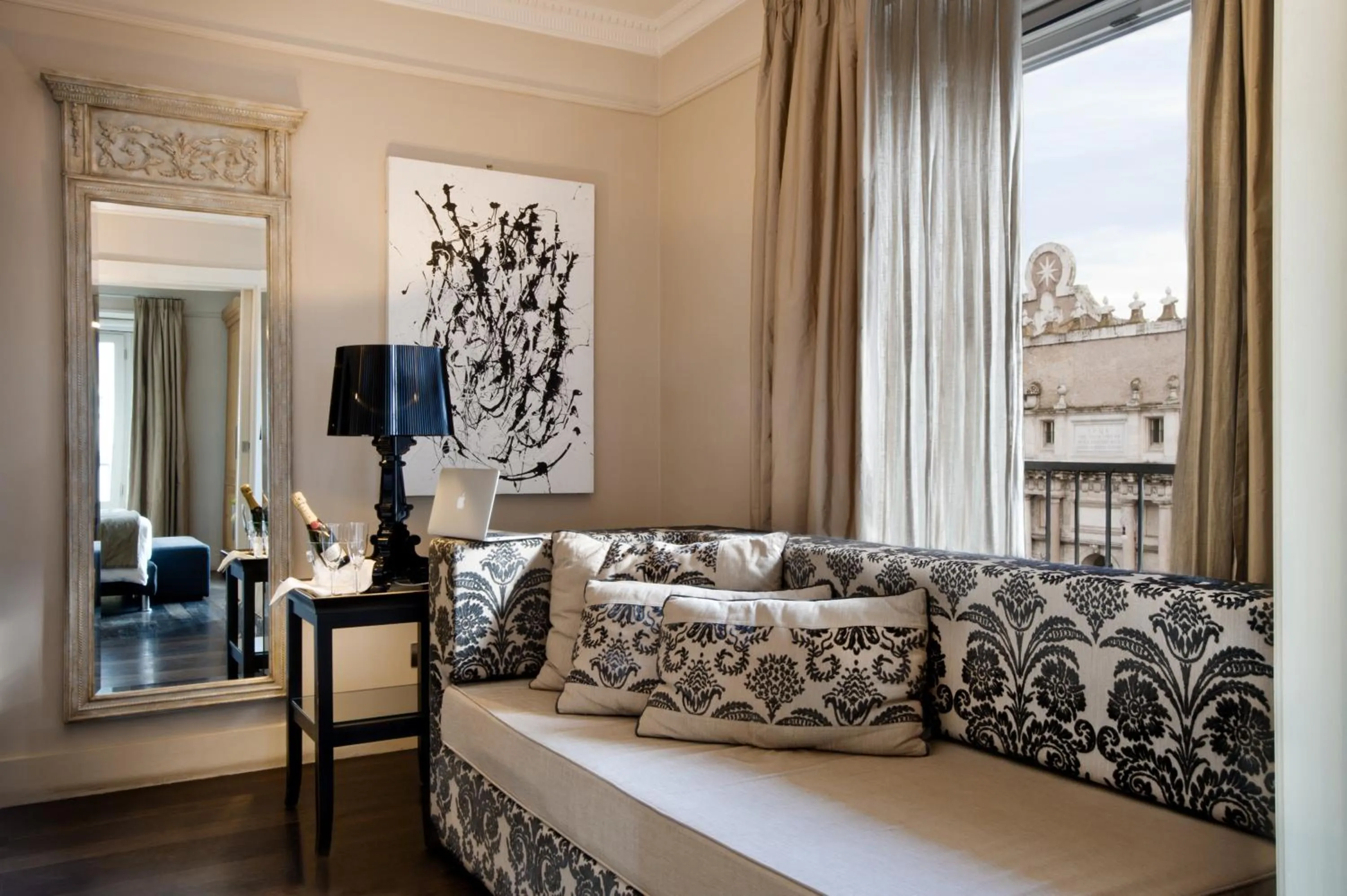 Seating area, Bed in Casa Montani