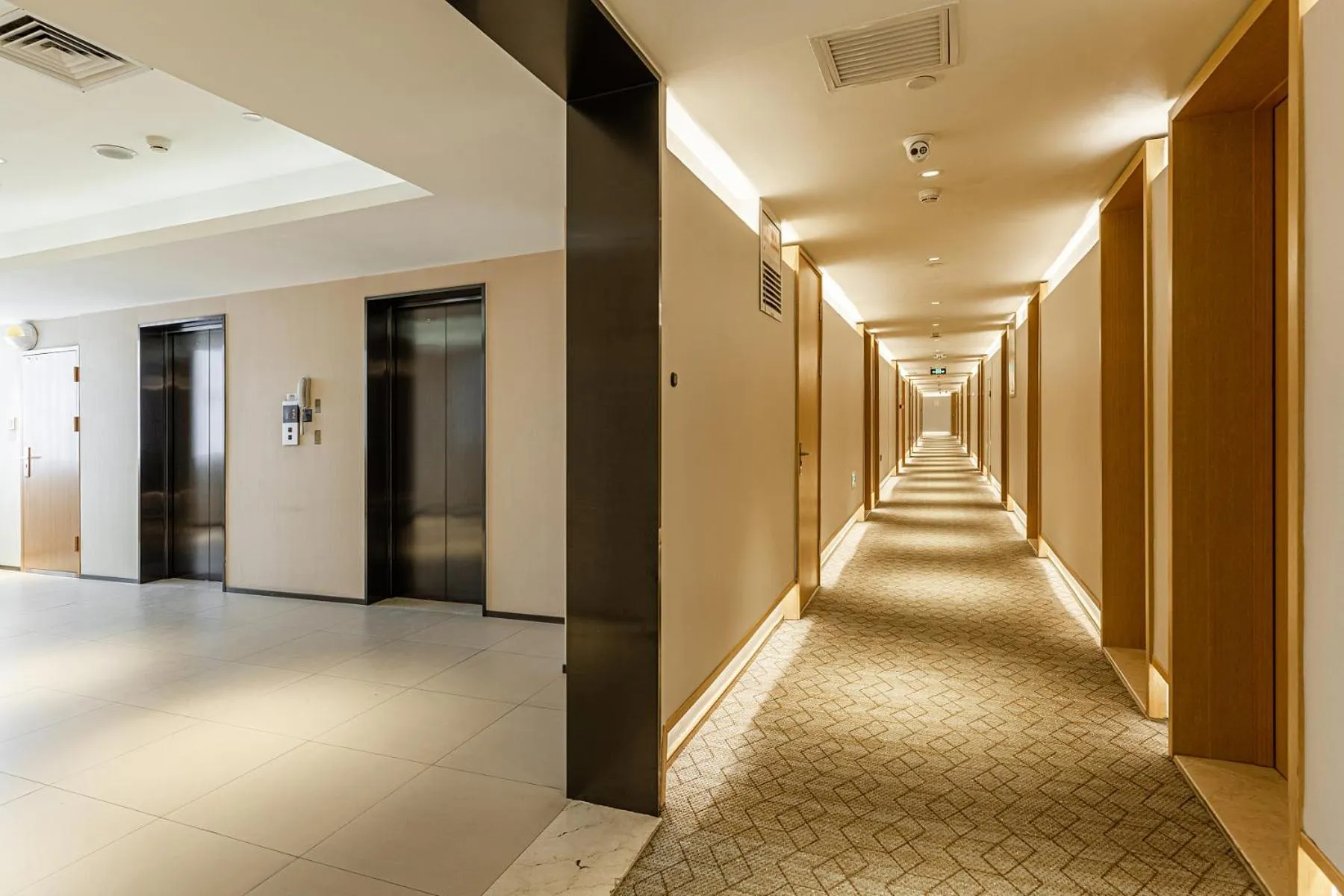 elevator in JI Hotel Beijing Yizhuang Economic Development Zone