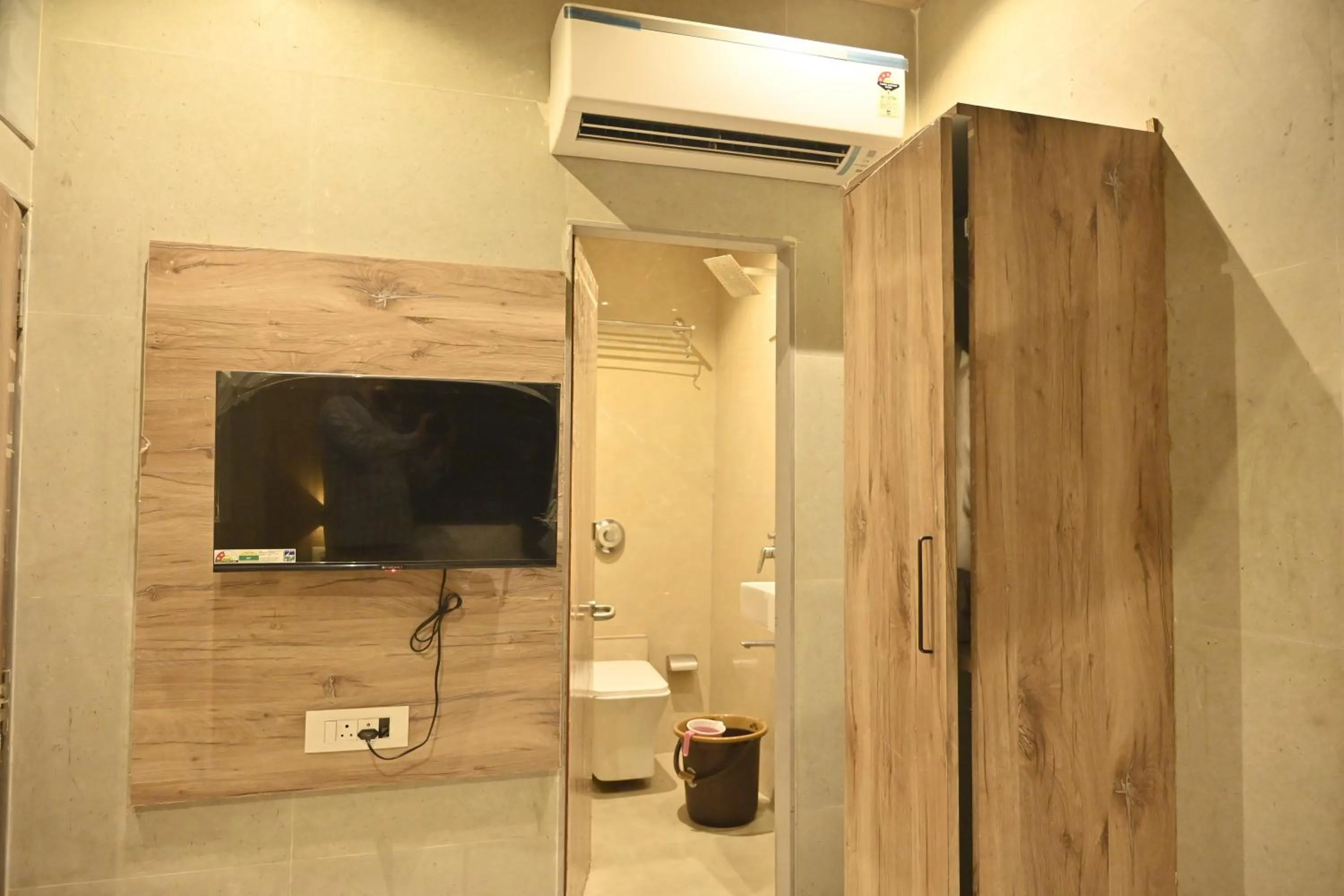 TV and multimedia in Hotel Royal BKC