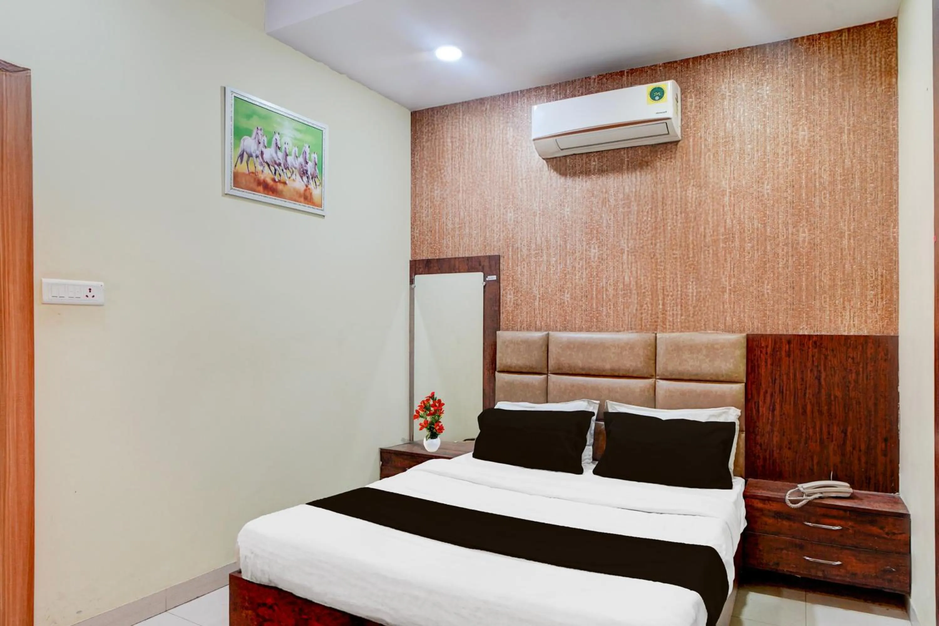 Classic Triple Room - single occupancy in Super Collection O ISBT Jabalpur Formerly Hotel Koshalya Mohan
