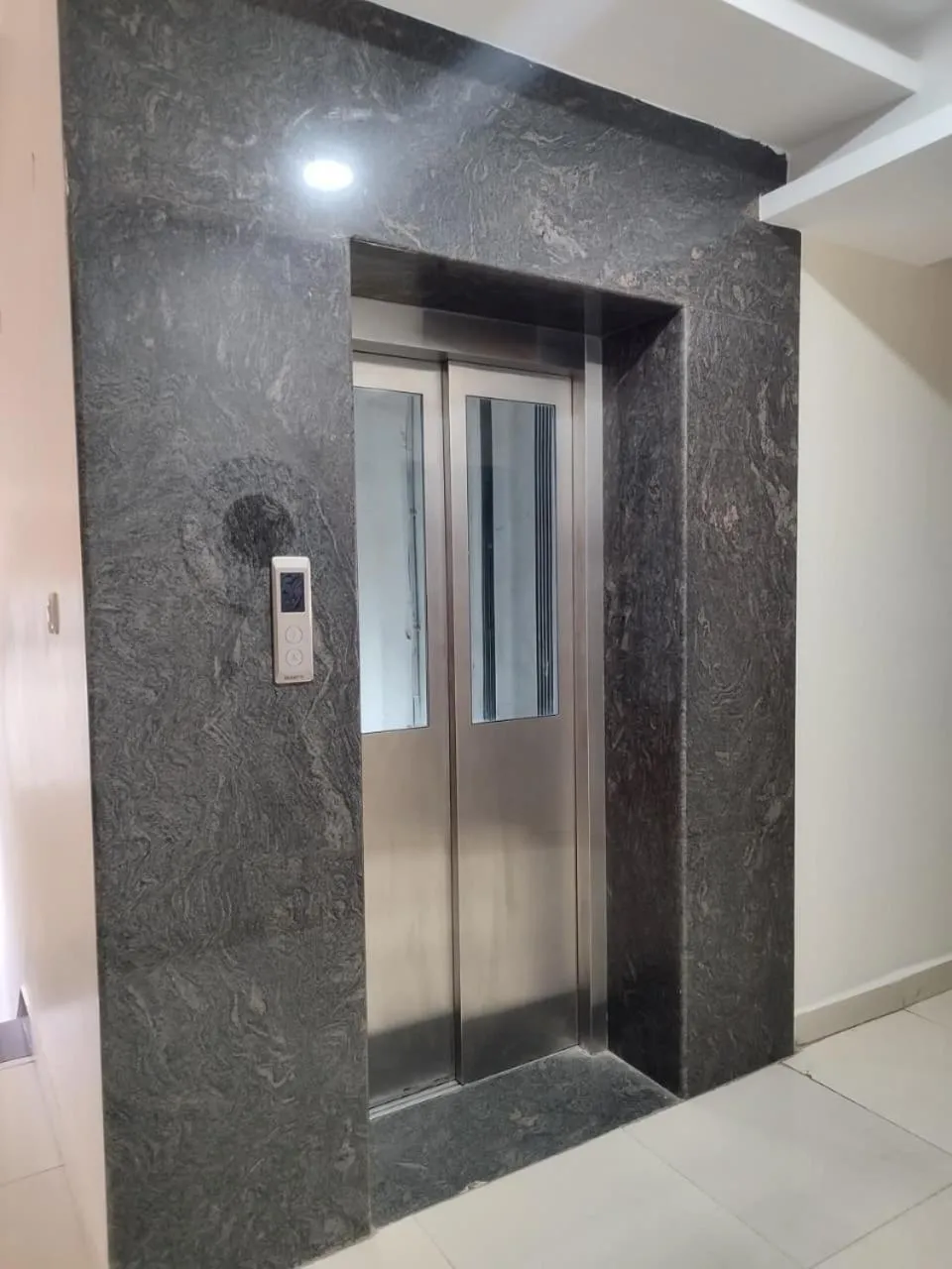 elevator in Yellow Sapphire Hotel Hitech City