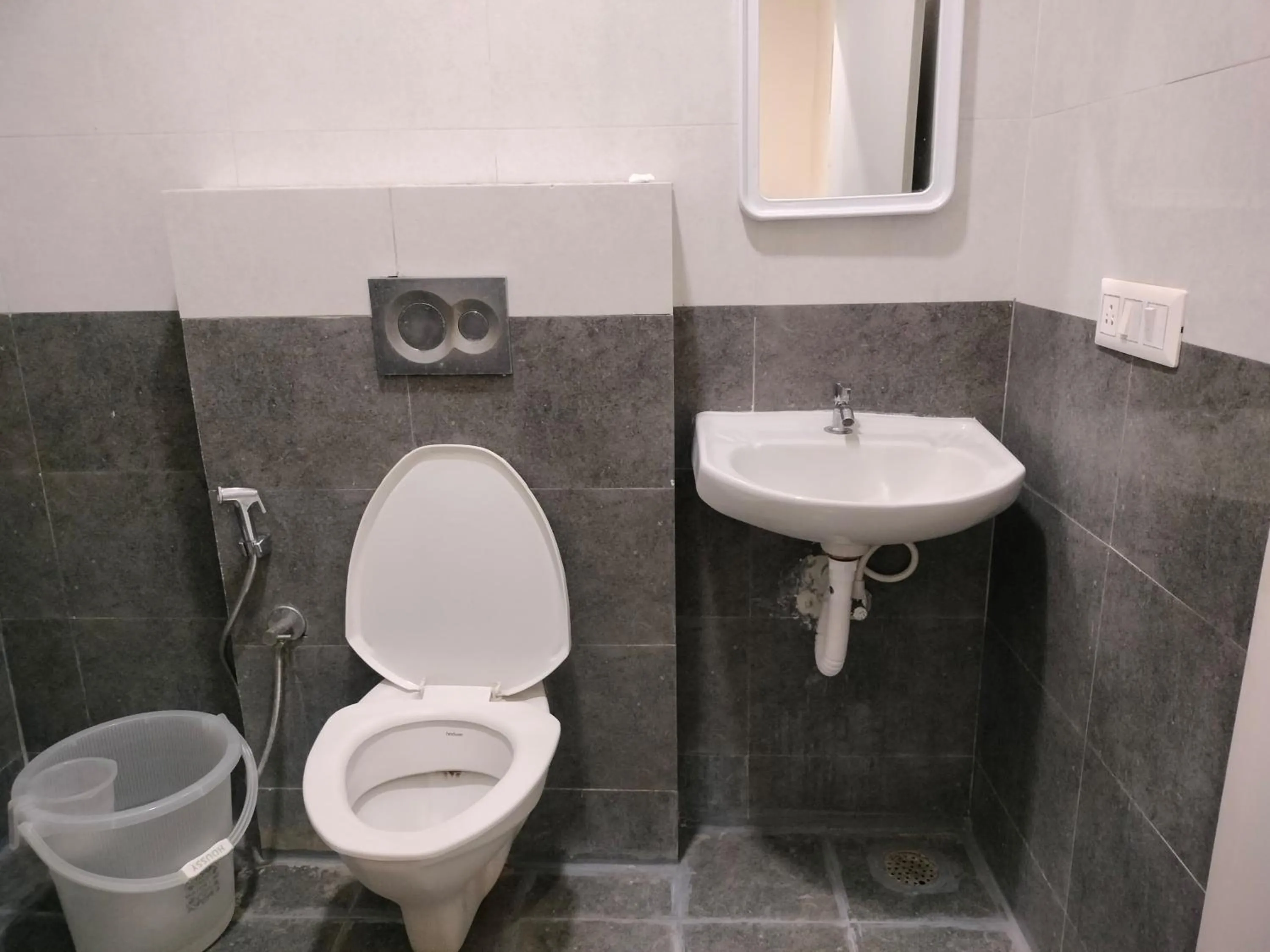 Bathroom in Yellow Sapphire Hotel Hitech City