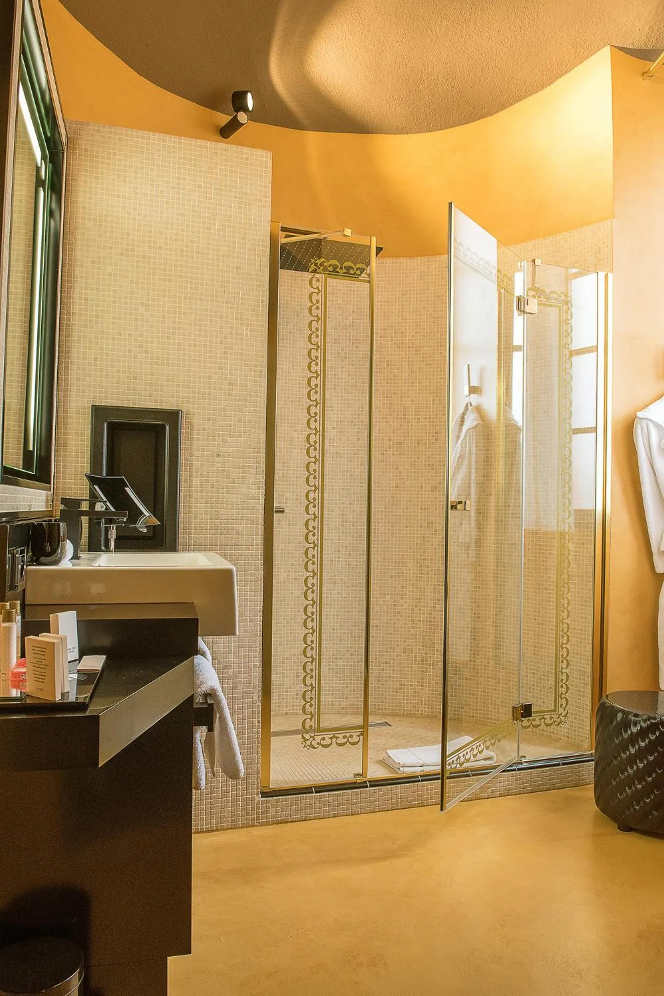 Bathroom in Le Stelsia Resort