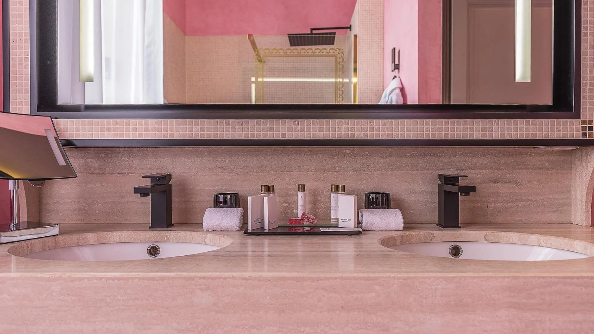 Bathroom in Le Stelsia Resort