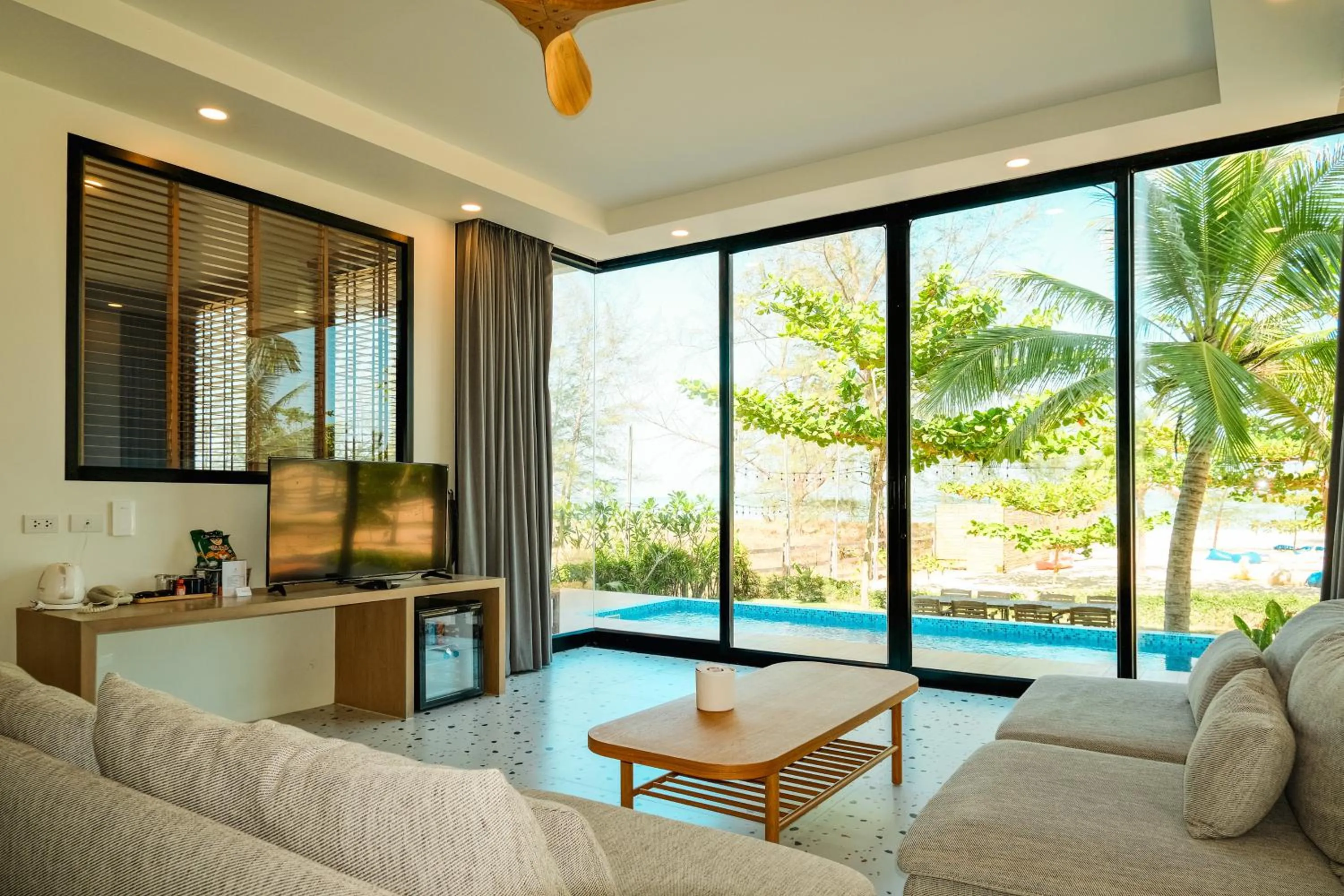 Living room in Seava Beach