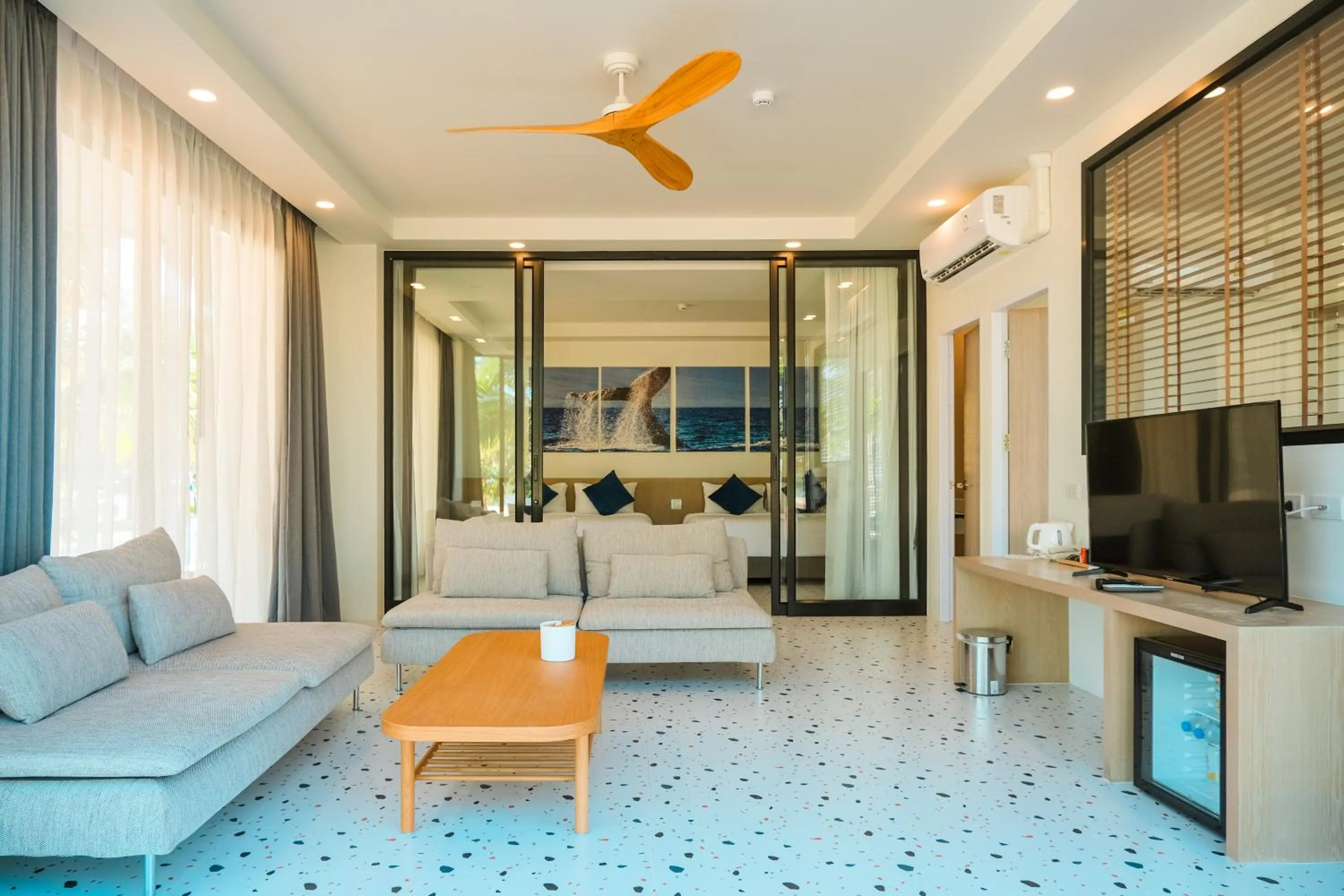 TV and multimedia in Seava Beach