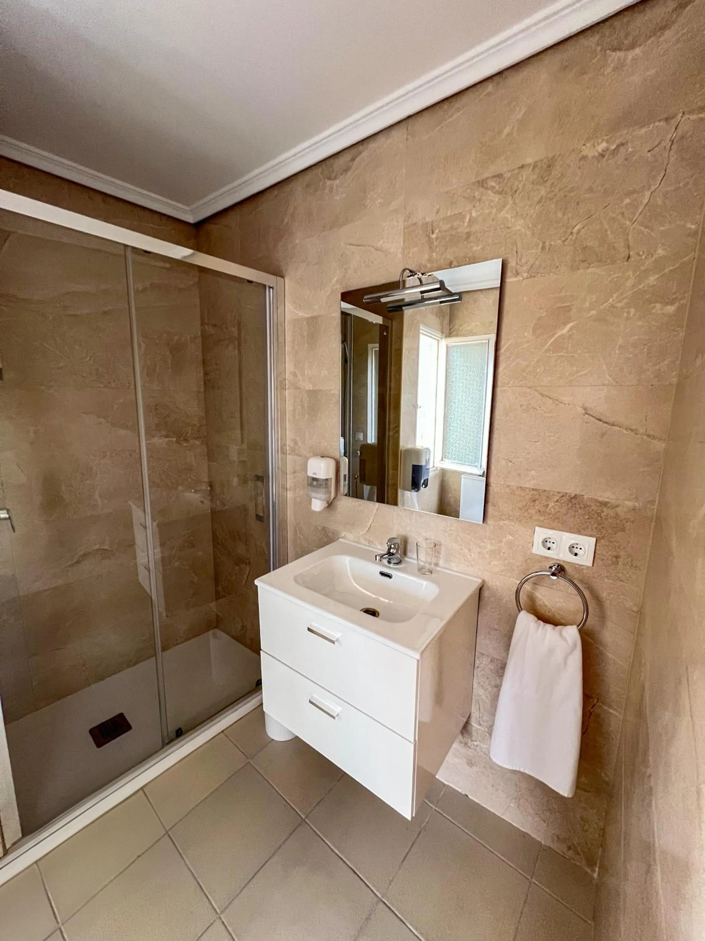 Bathroom in Hostal Entre Puertas