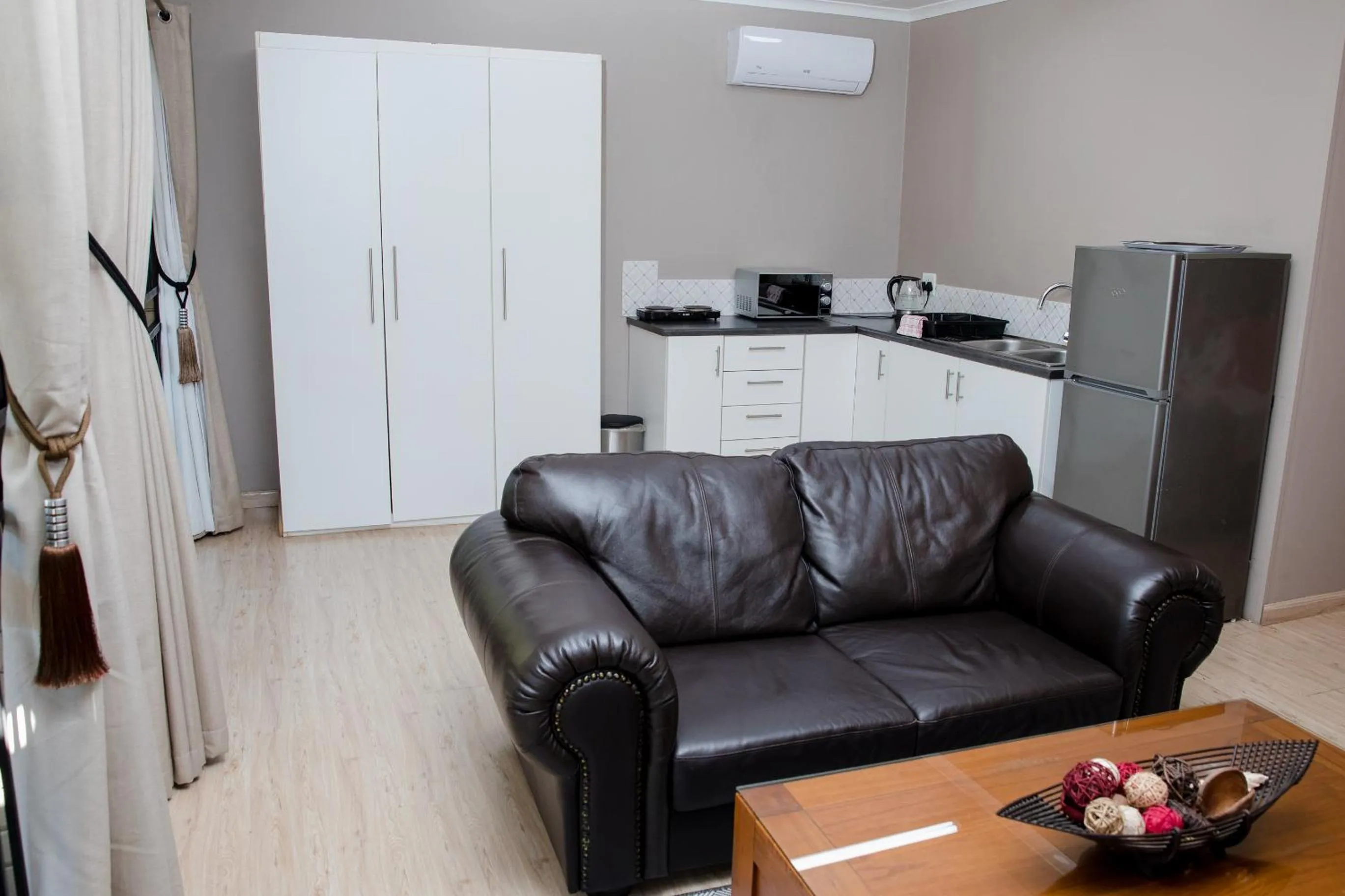 kitchen in 85 Ehmke Guesthouse