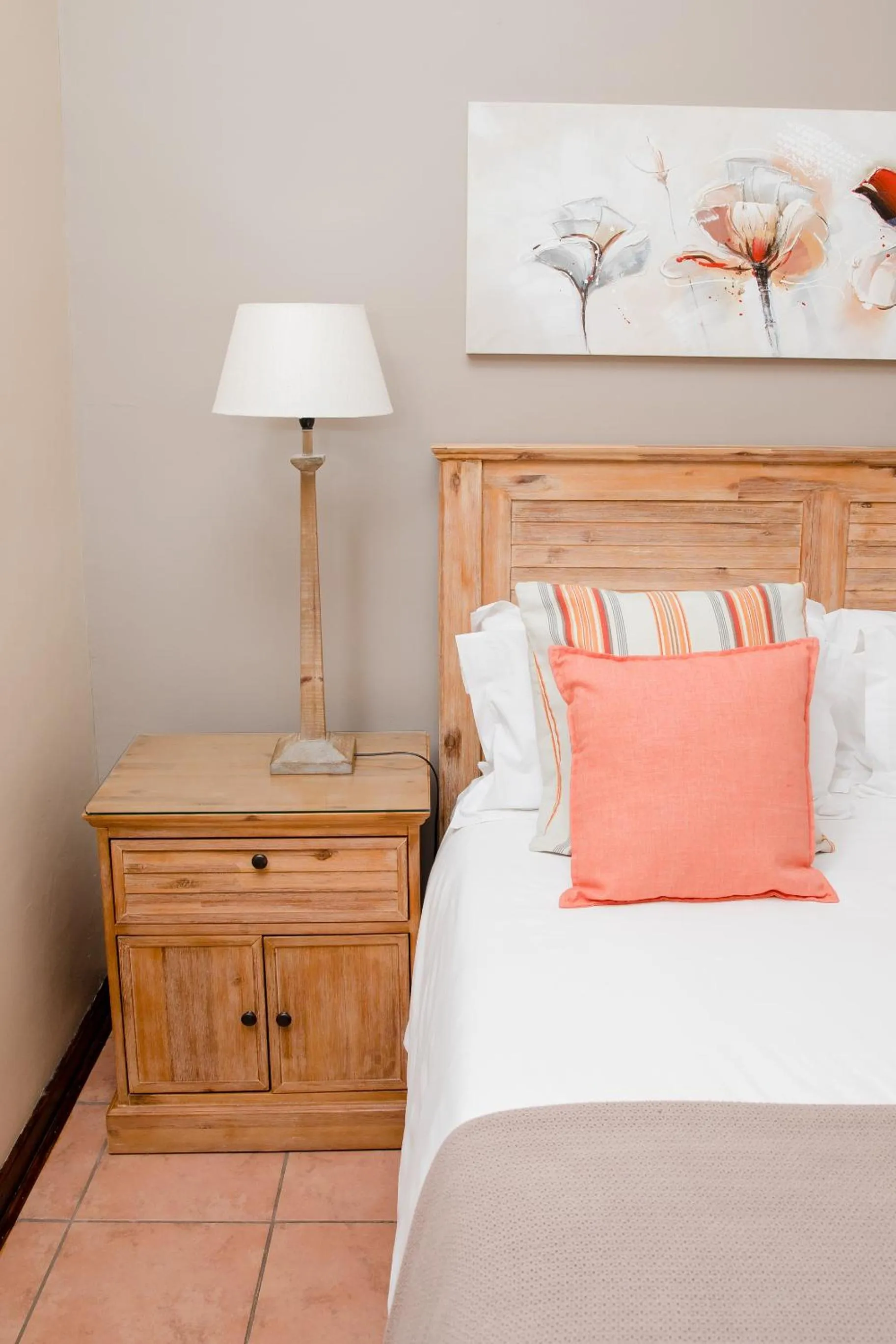 Decorative detail, Bed in 85 Ehmke Guesthouse