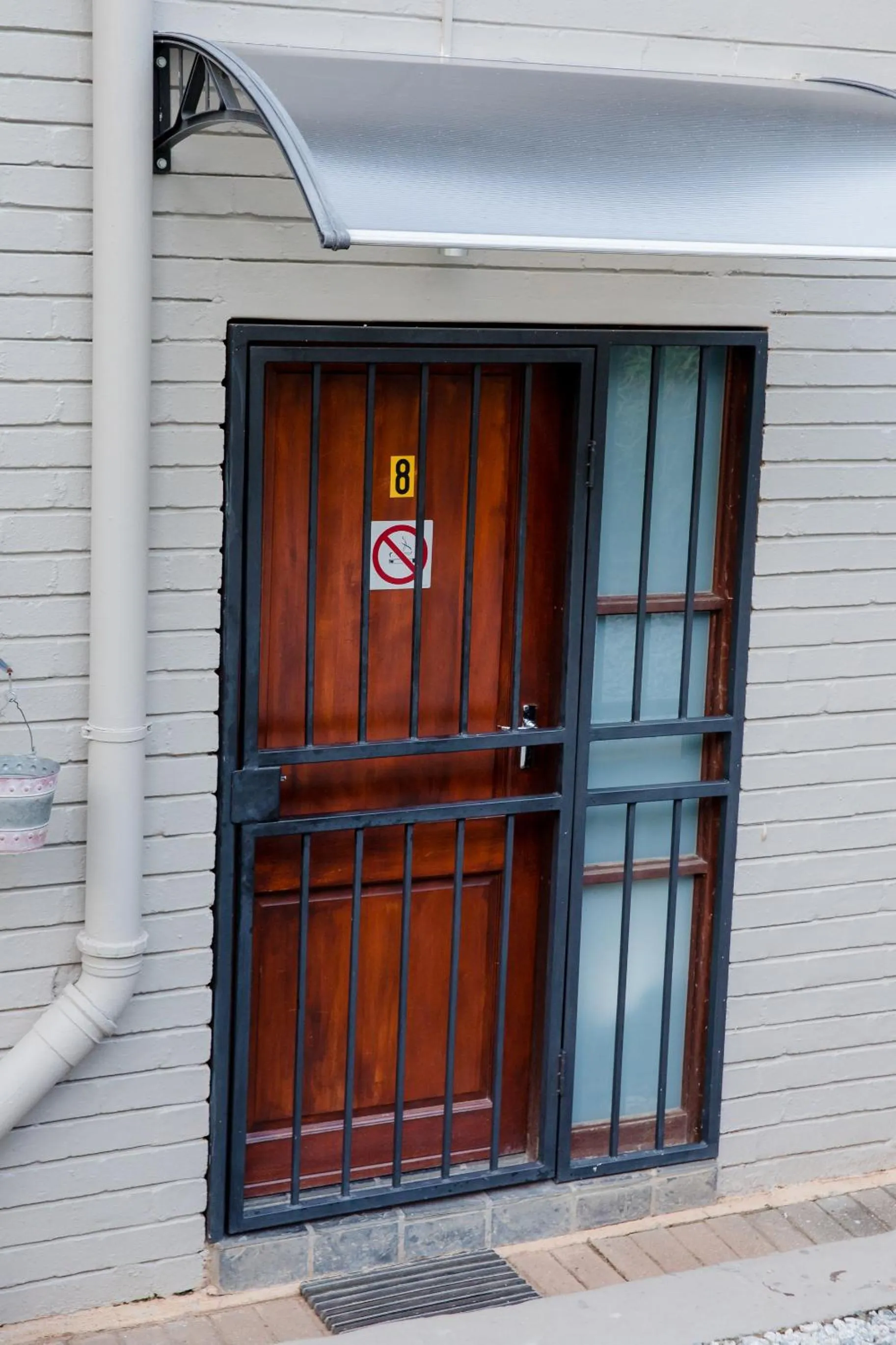 Facade/entrance in 85 Ehmke Guesthouse