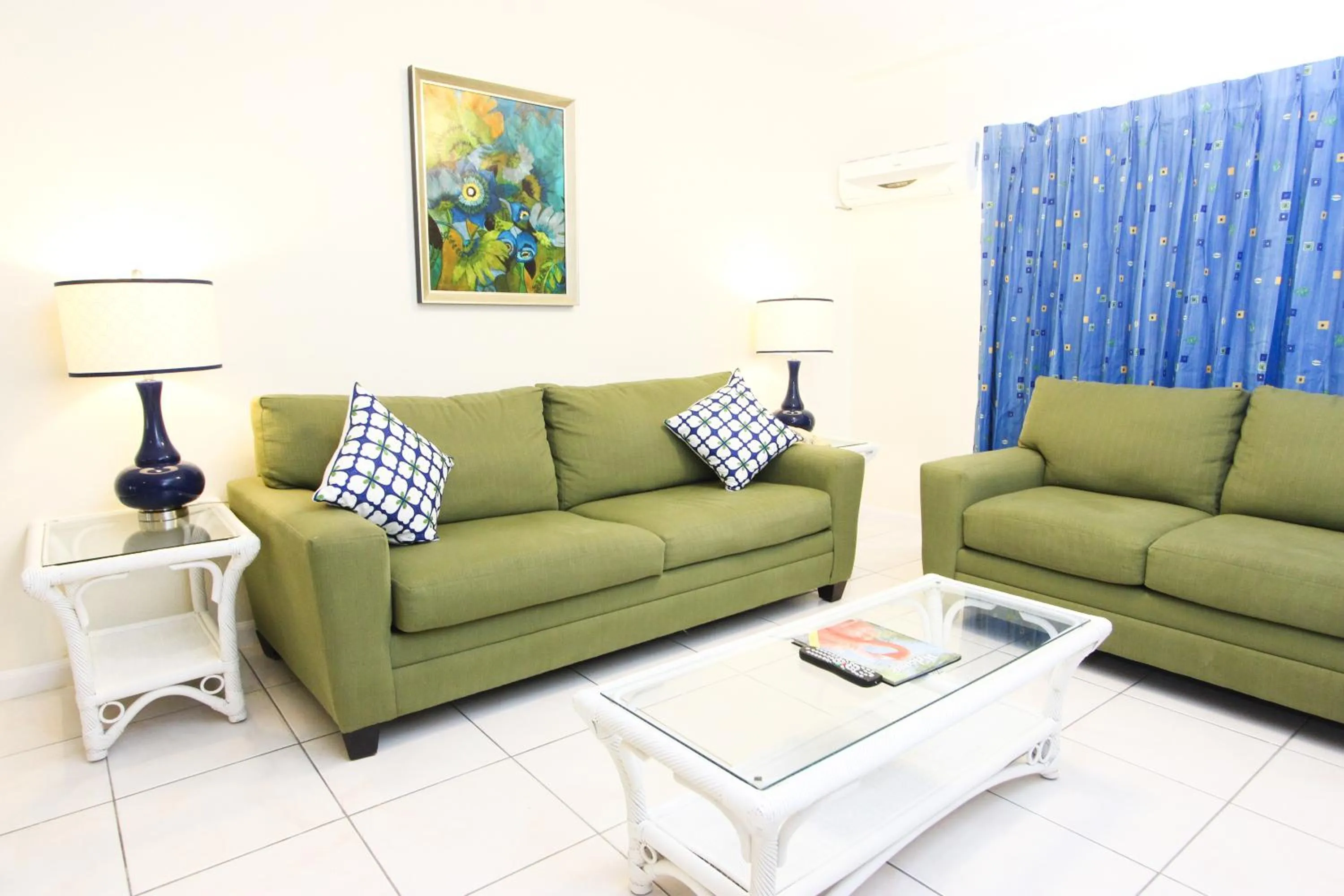 Living room in Ocean Reef Yacht Club & Resort