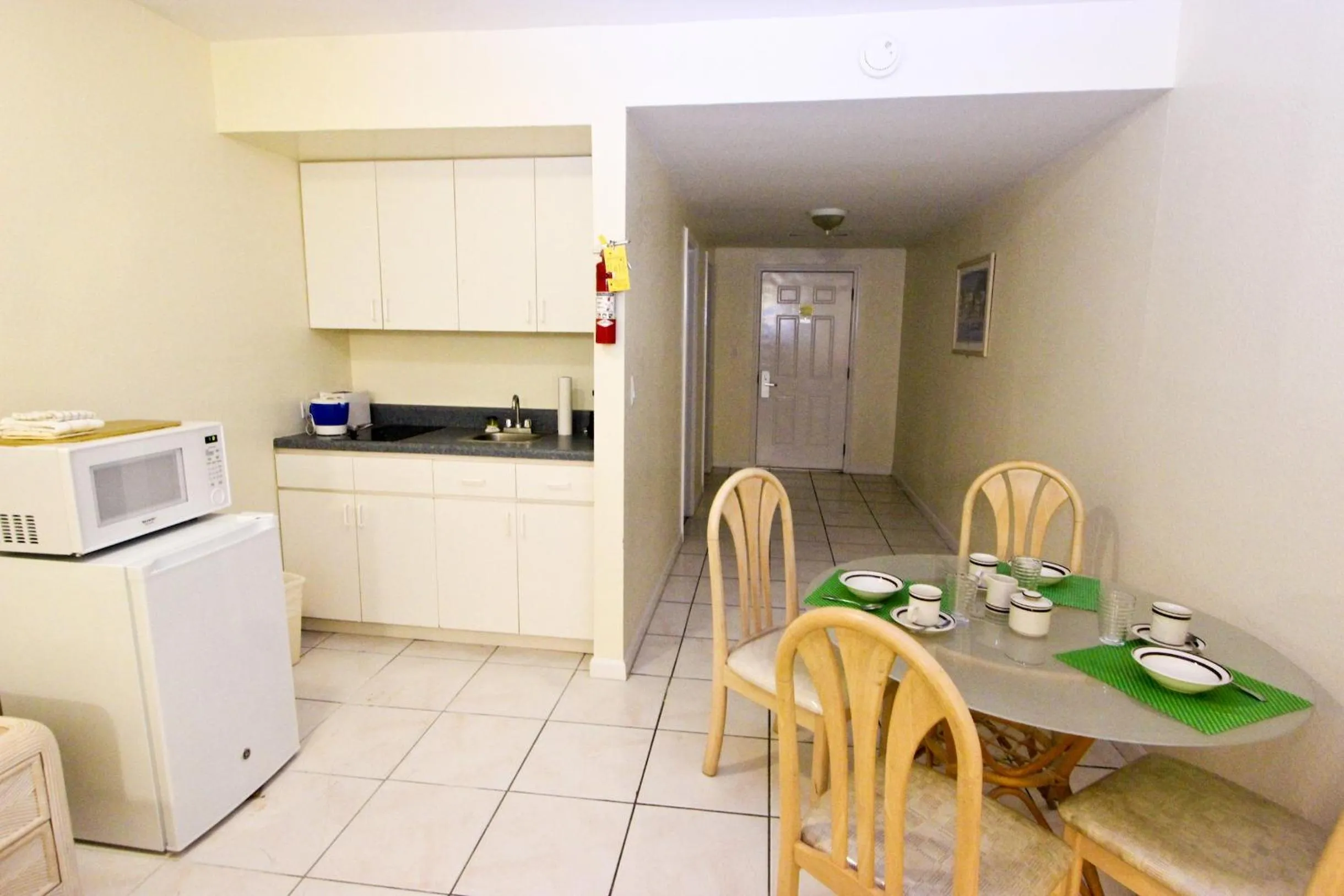 Kitchen or kitchenette in Ocean Reef Yacht Club & Resort