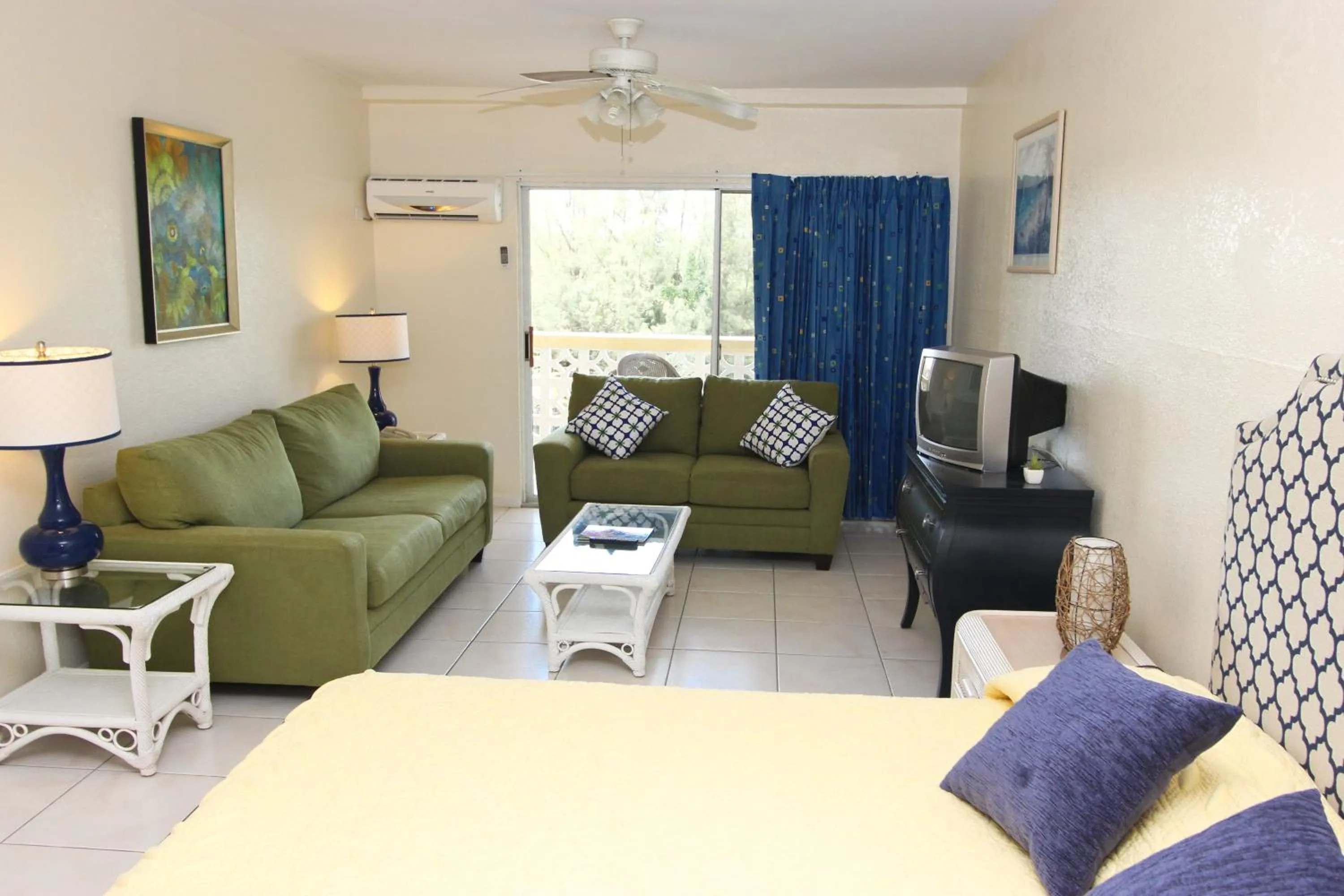 Living room in Ocean Reef Yacht Club & Resort