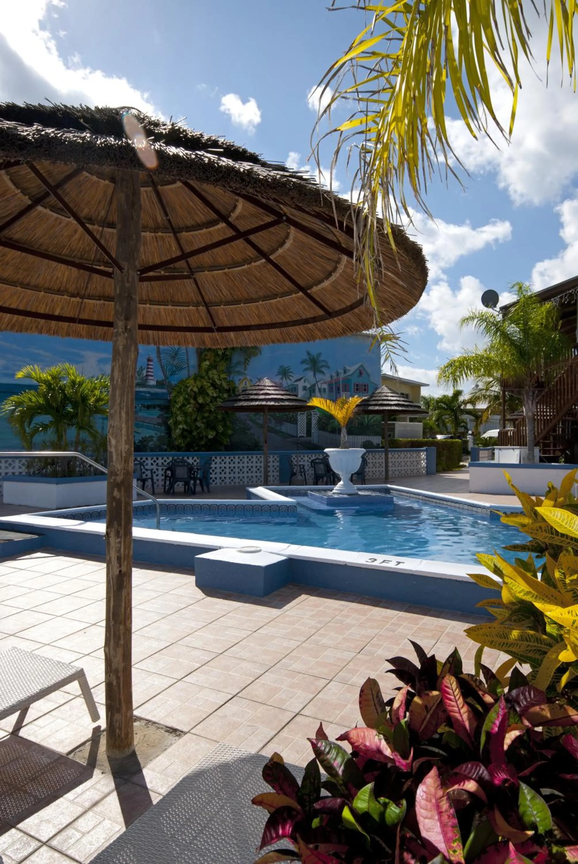 Swimming pool in Ocean Reef Yacht Club & Resort