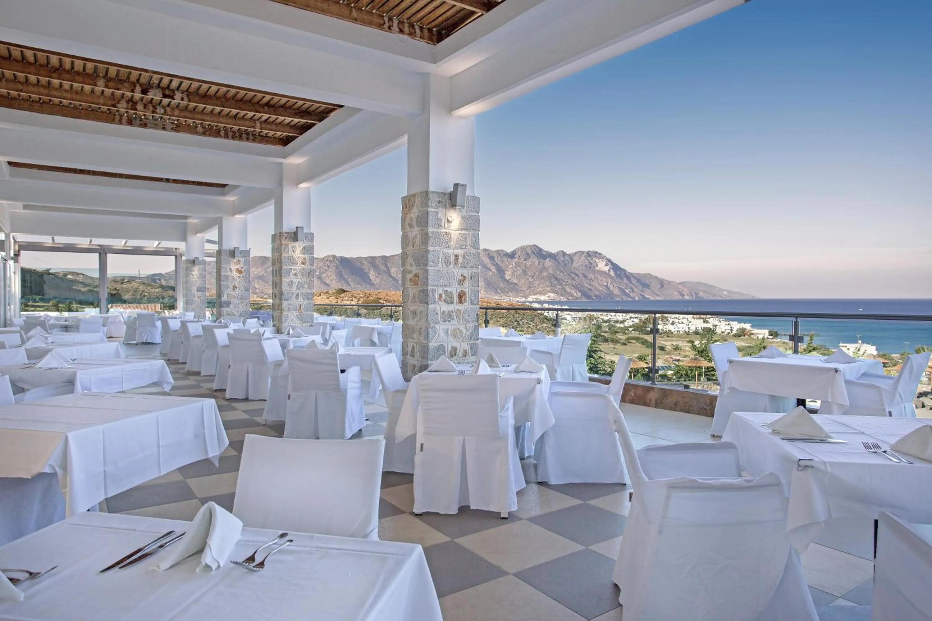 Restaurant/places to eat in Grand Blue Beach Hotel