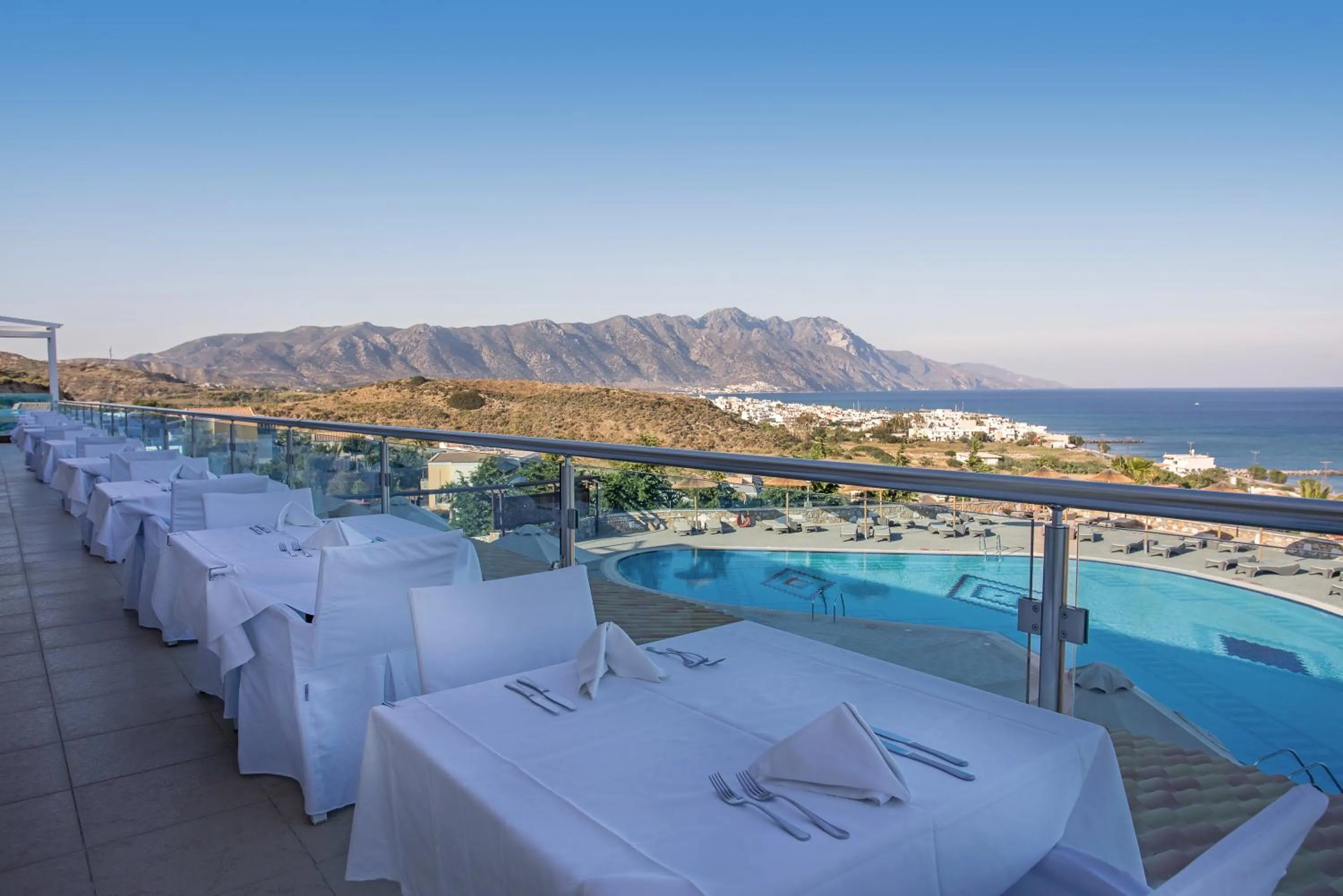 Restaurant/places to eat in Grand Blue Beach Hotel