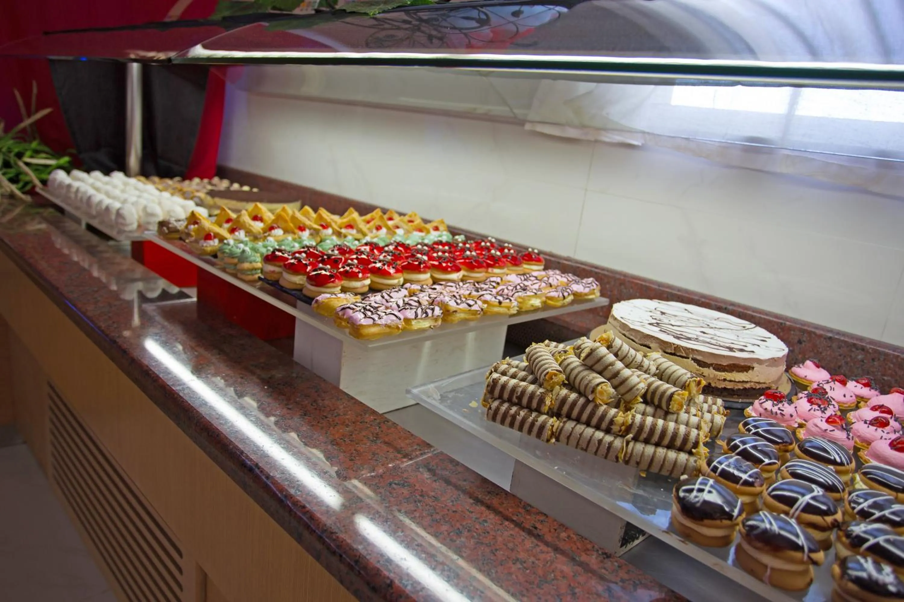 Food and drinks in Grand Blue Beach Hotel