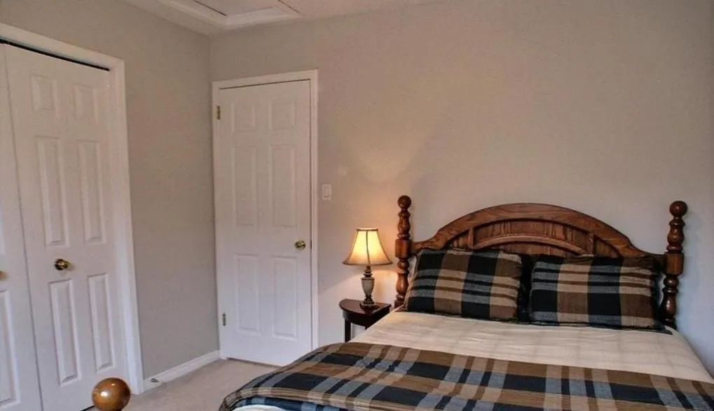 Photo of the whole room, Bed in HB Guest Home