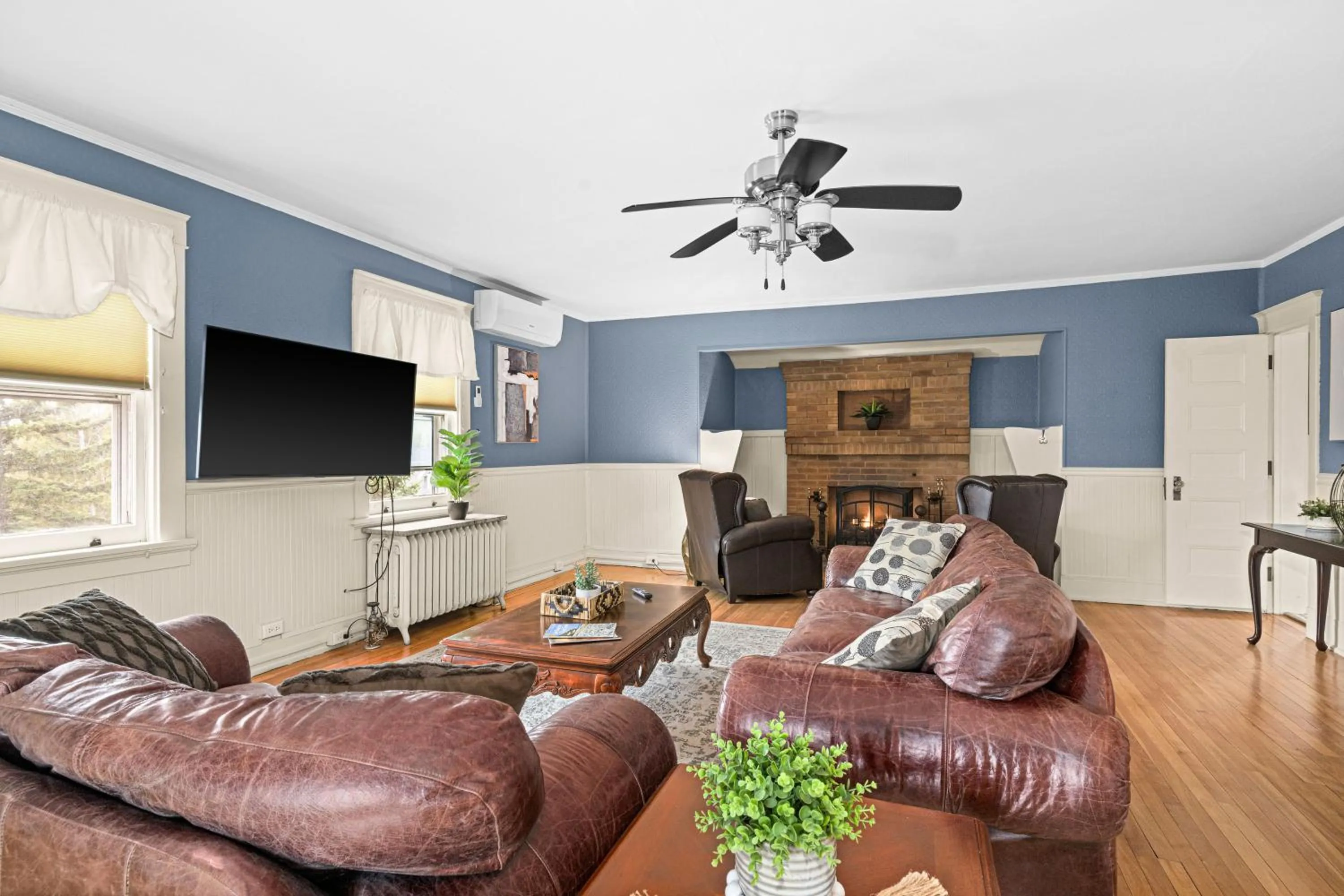 Two-Bedroom Apartment in Historic Salyards Mansion by Heirloom Boutique Collection