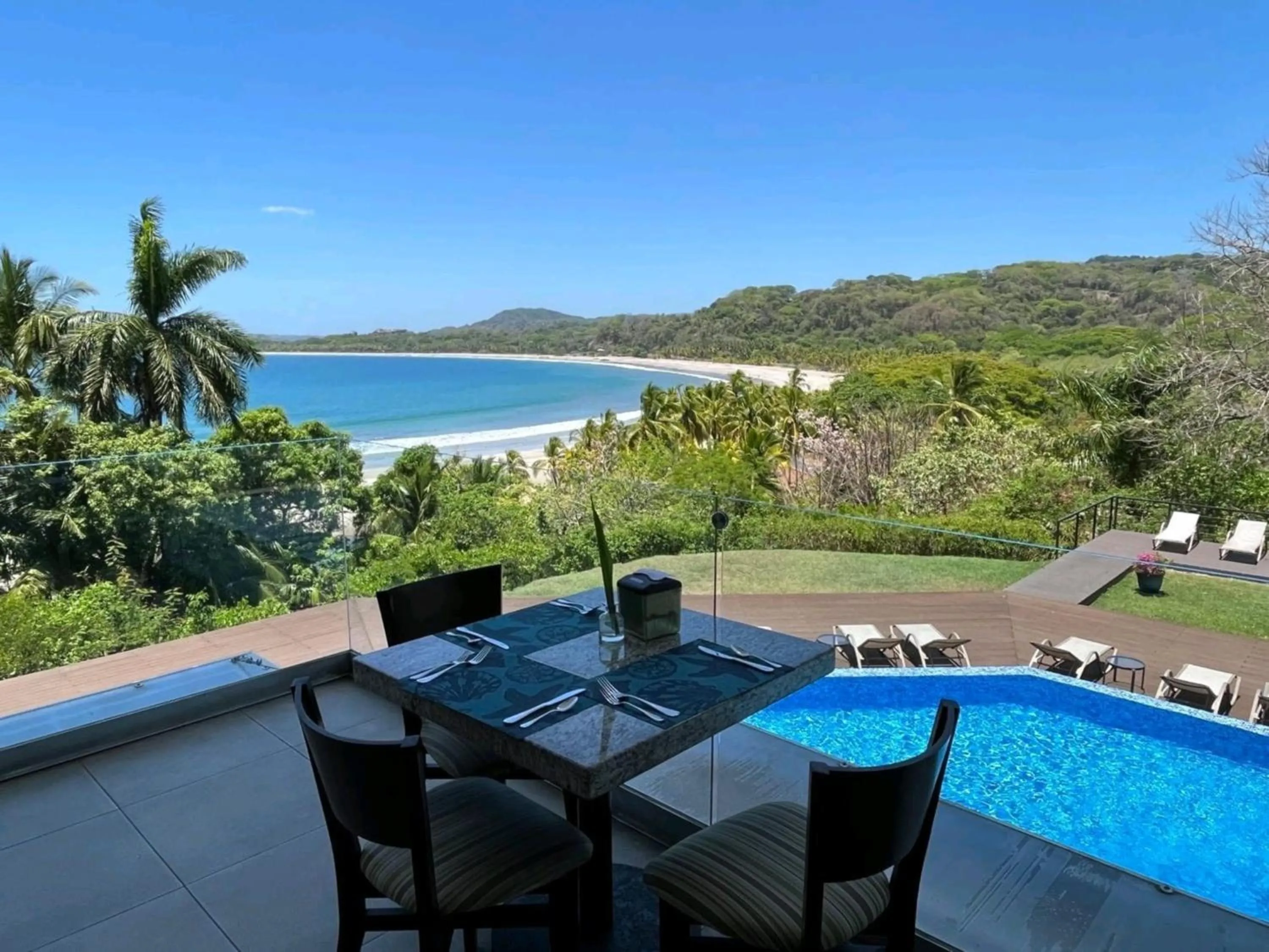 Restaurant/places to eat in Nammbú Beach Front Bungalows