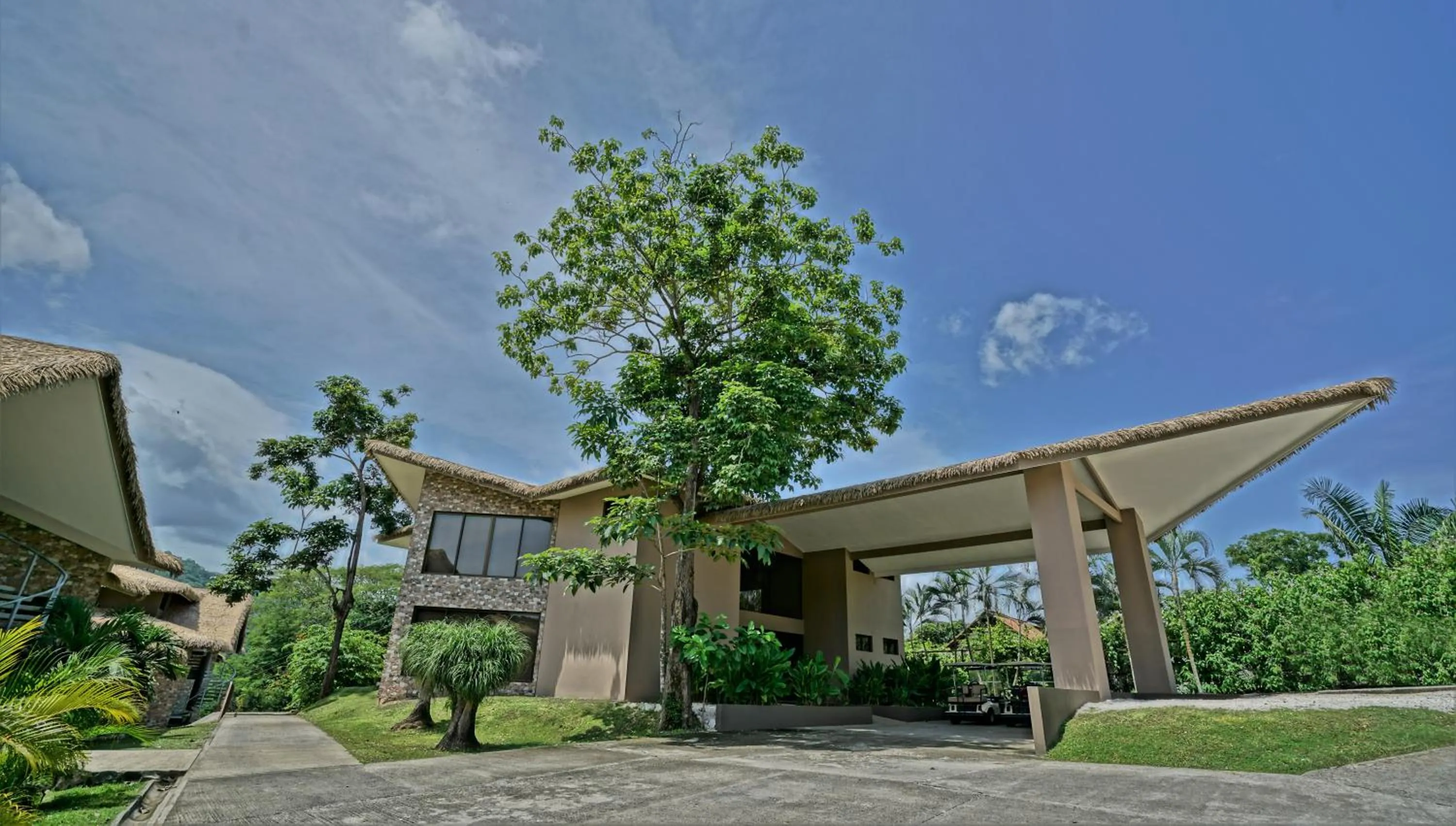 Lobby or reception in Nammbú Beach Front Bungalows