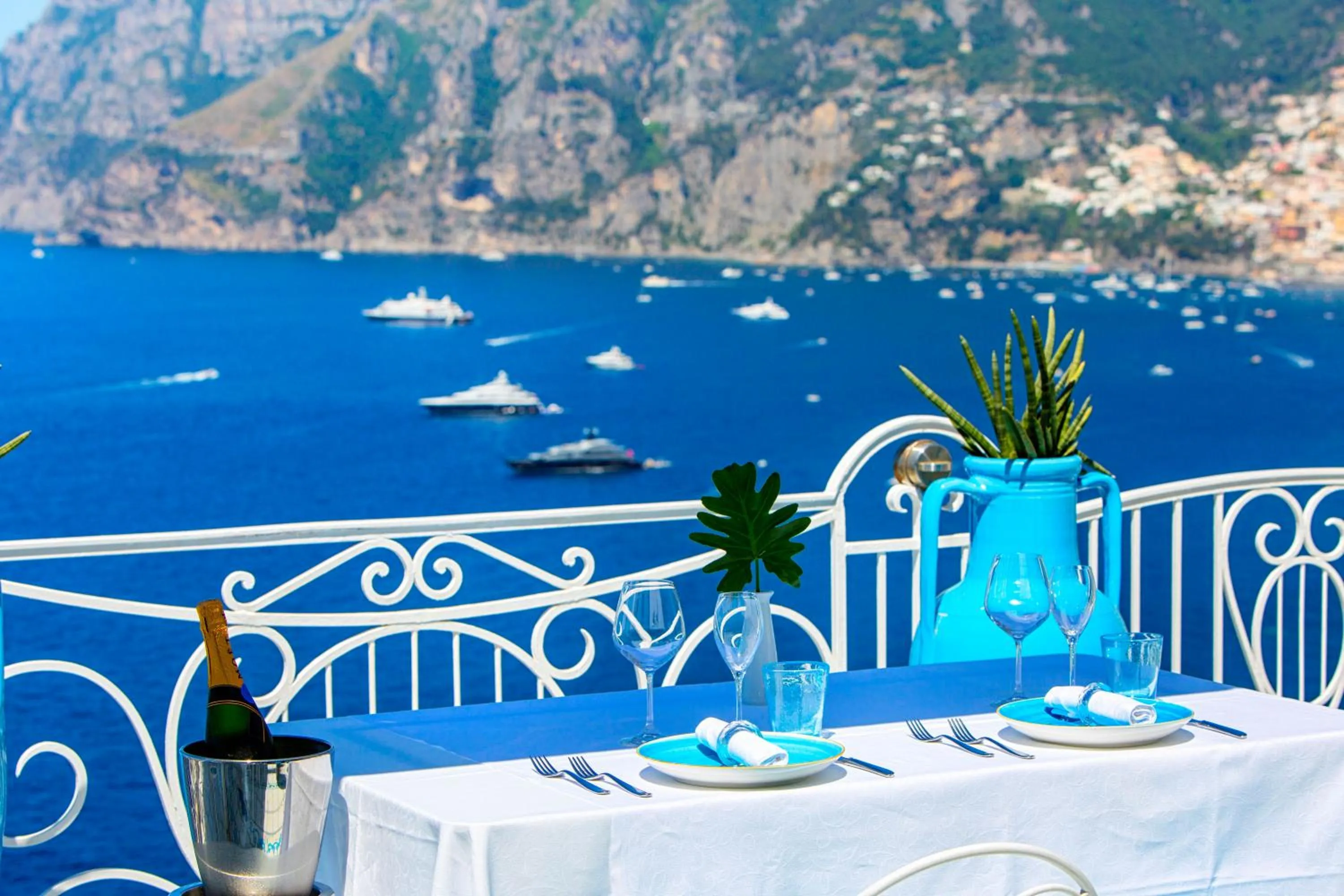 Restaurant/places to eat in Hotel Smeraldo