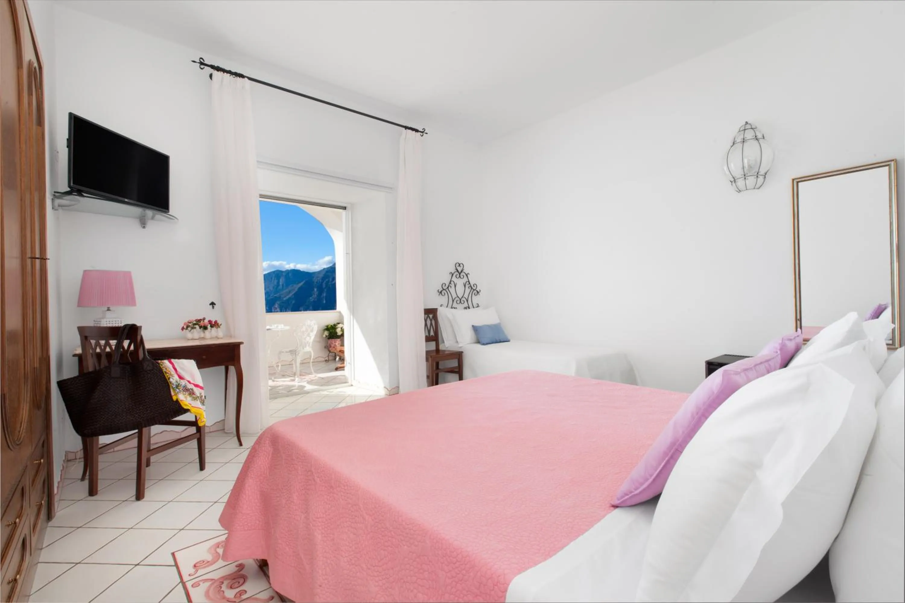 Bed in Hotel Smeraldo