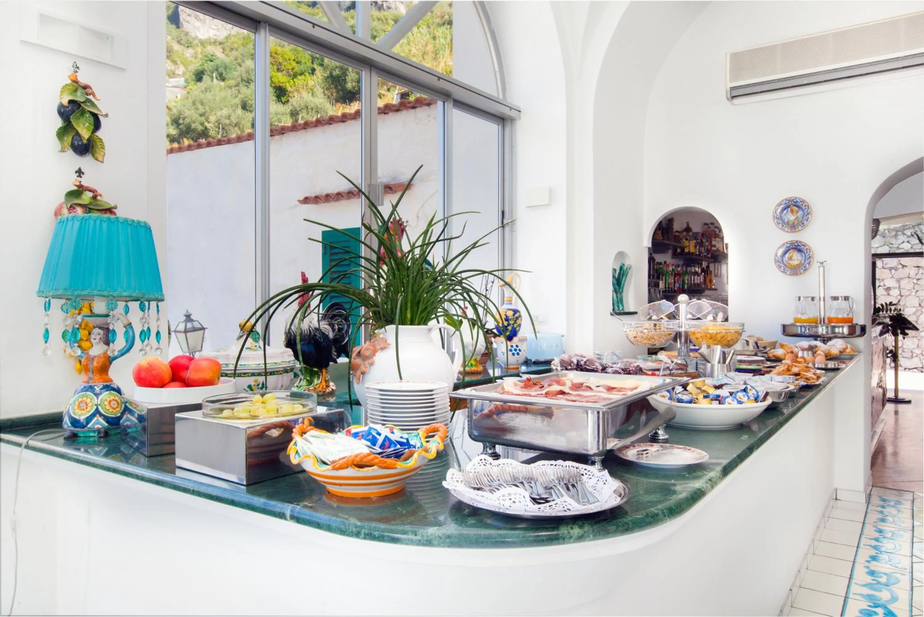 Buffet breakfast in Hotel Smeraldo