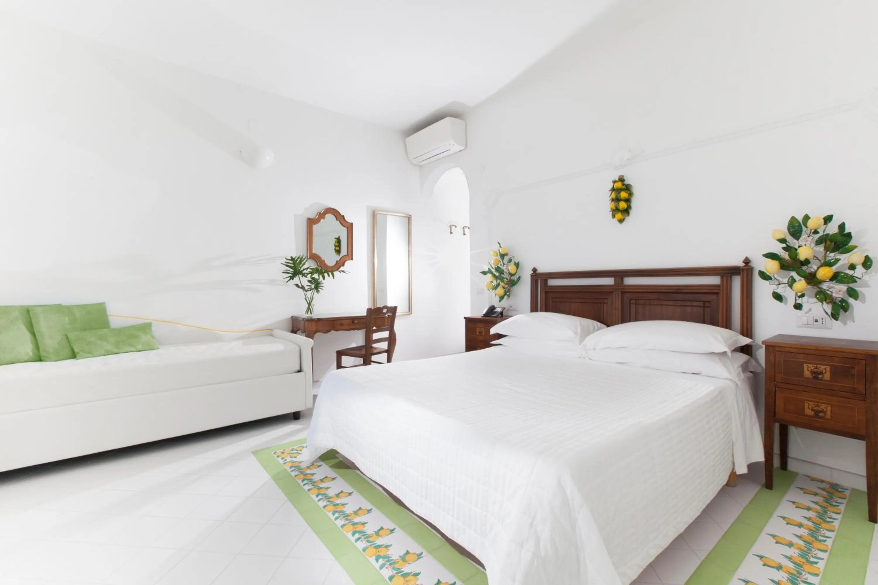 Bed in Hotel Smeraldo