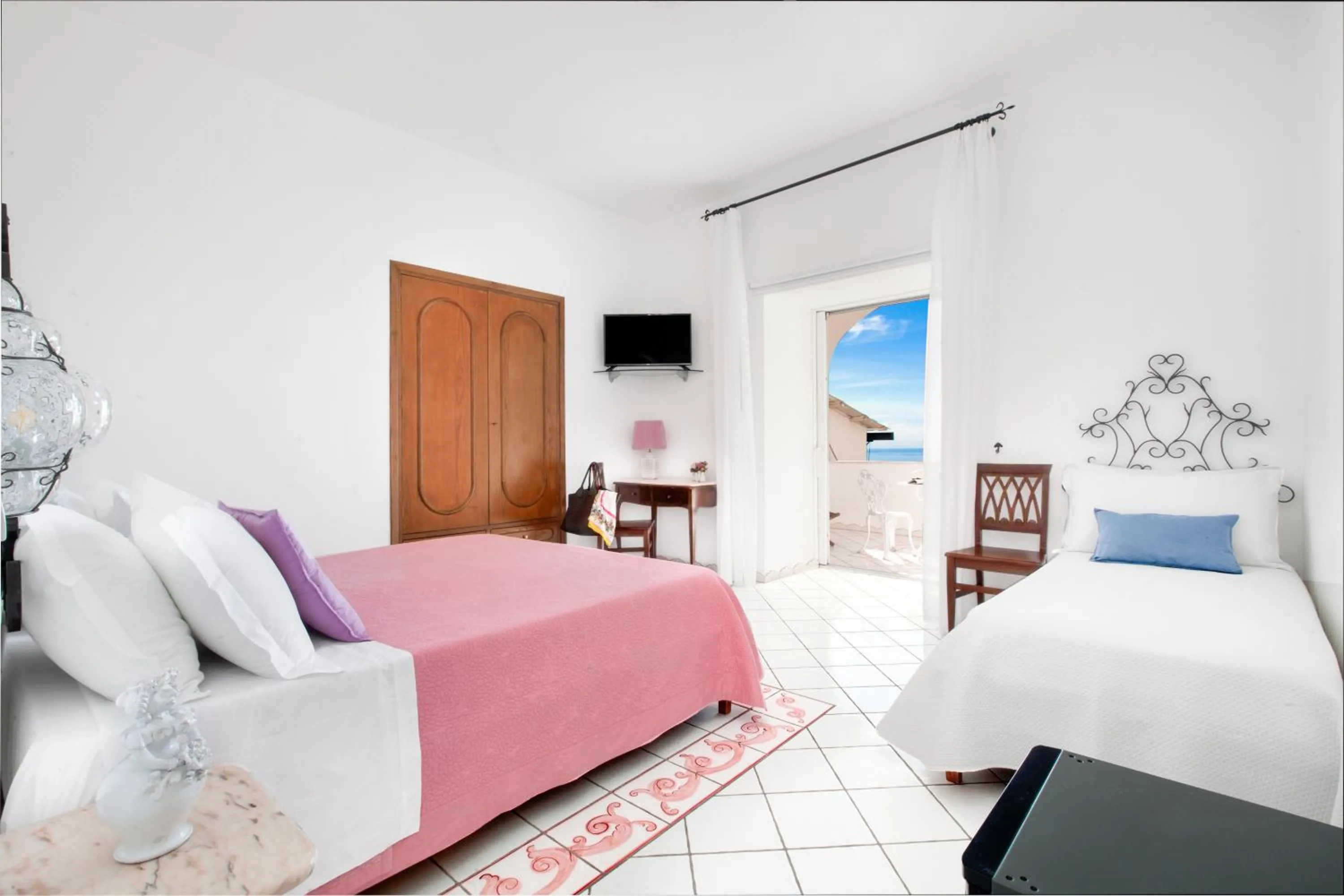 Bed in Hotel Smeraldo