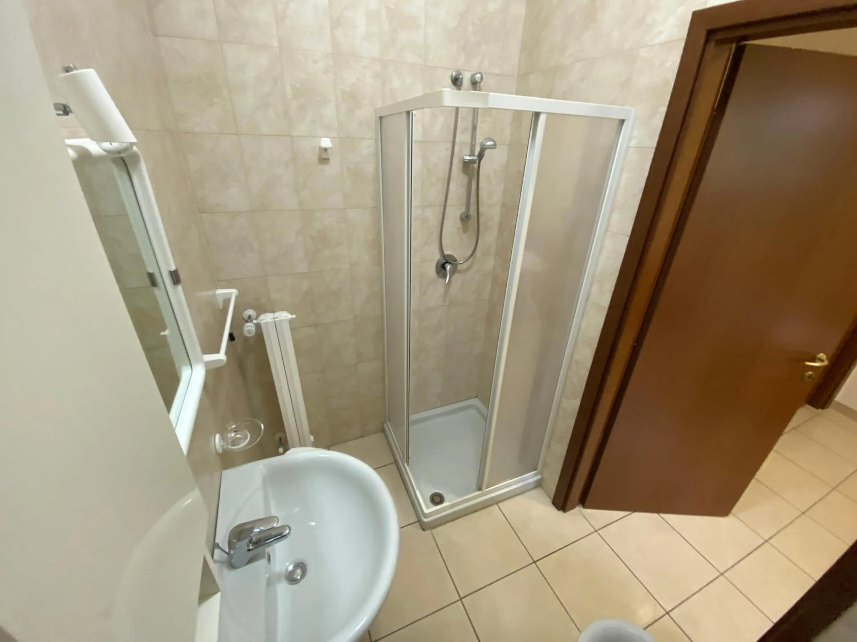 Single Room with Private Bathroom - single occupancy in Casa per Ferie Sant'Anna