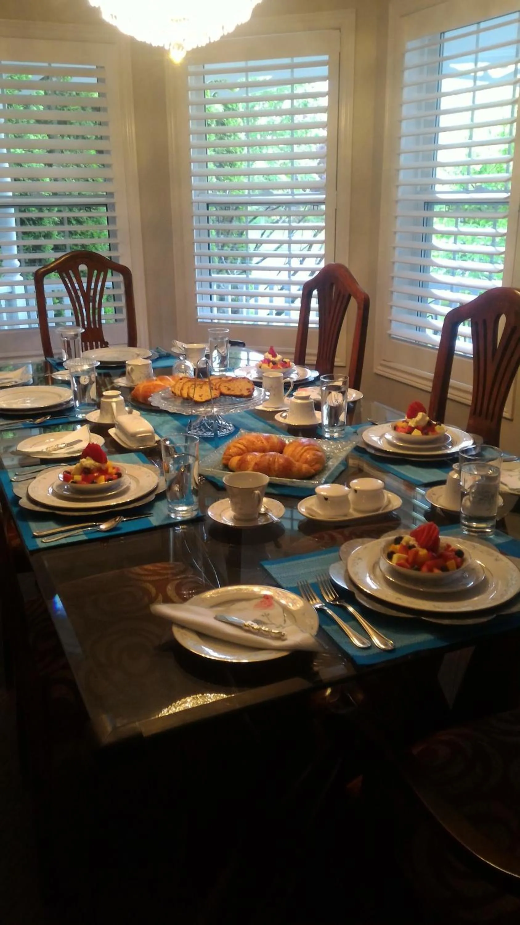 Breakfast in Blue Skies Bed & Breakfast