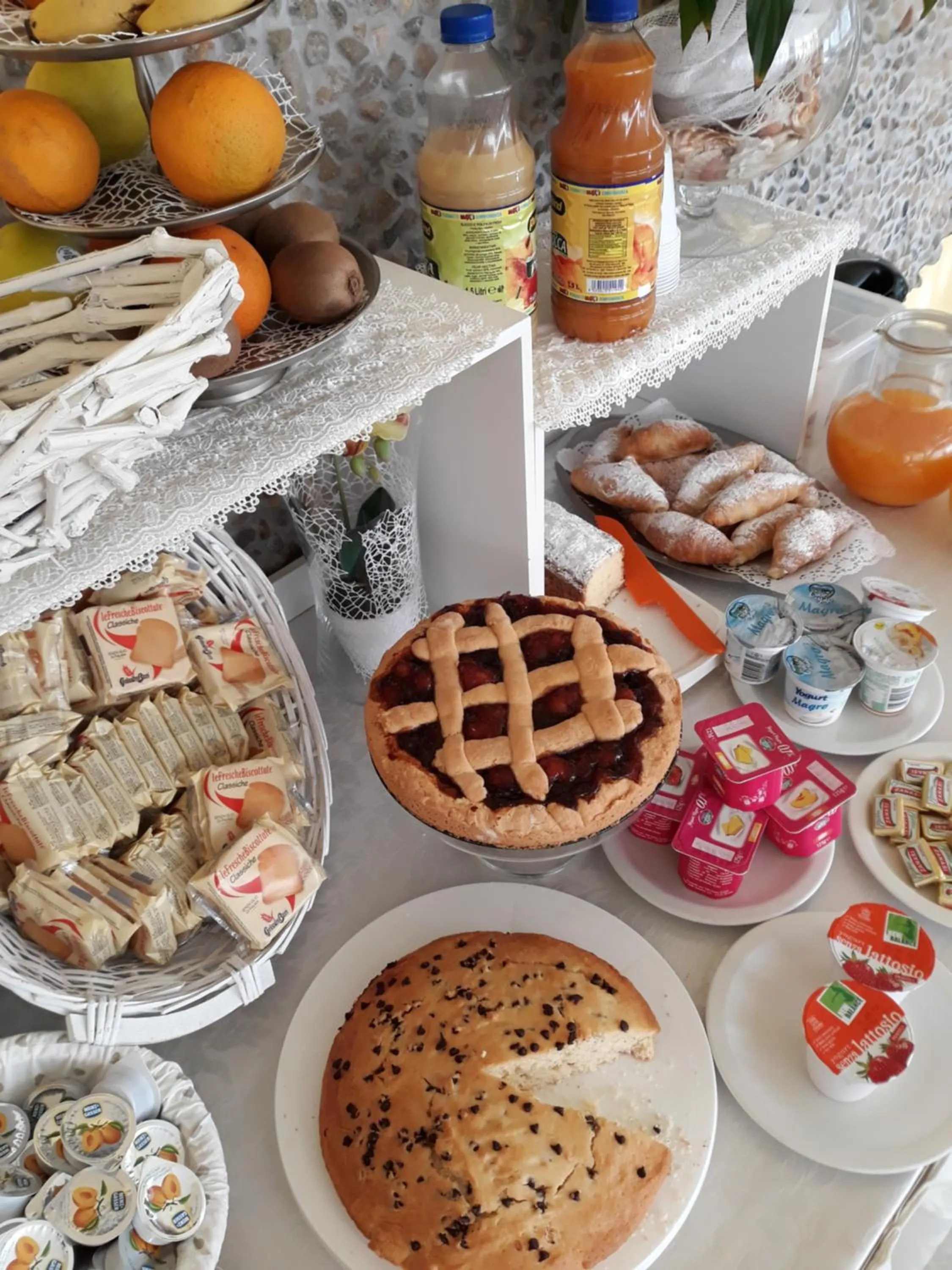 Food and drinks in Hotel Maxim