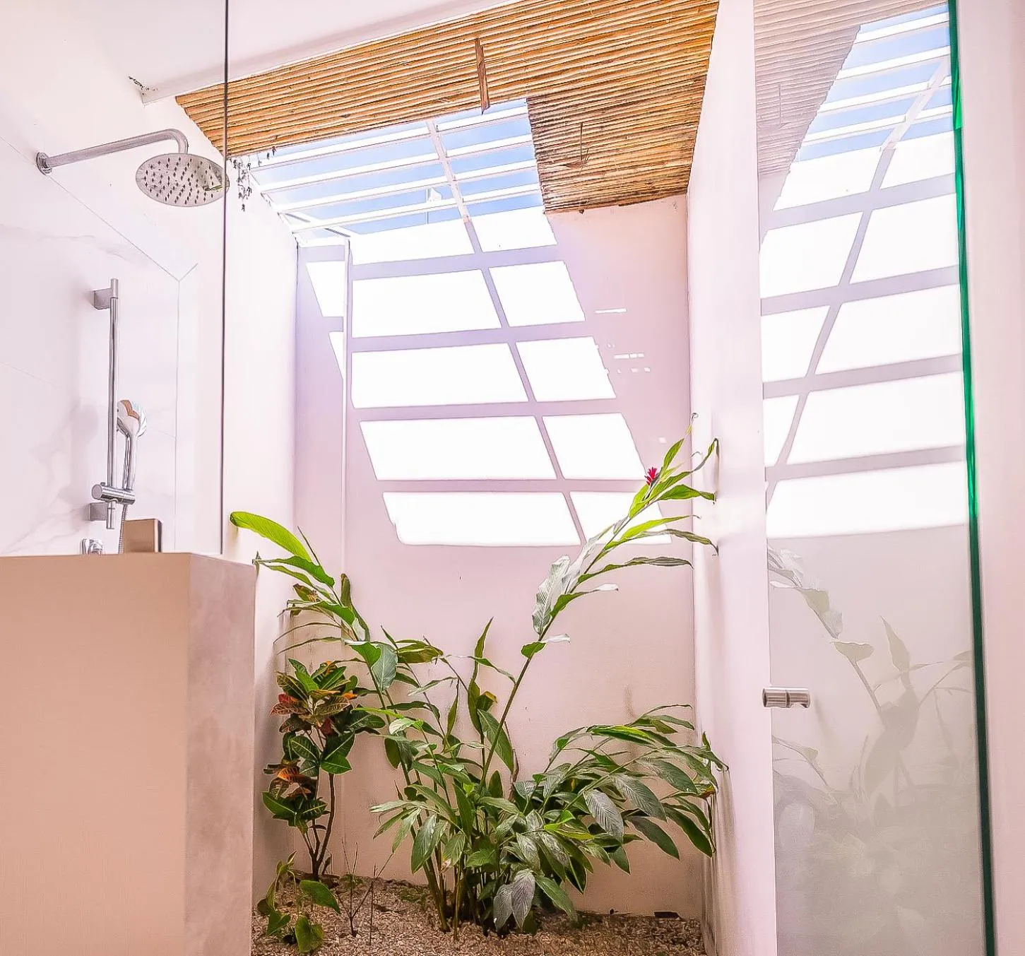 Bathroom in Les Voiles Blanches - Luxury Lodge