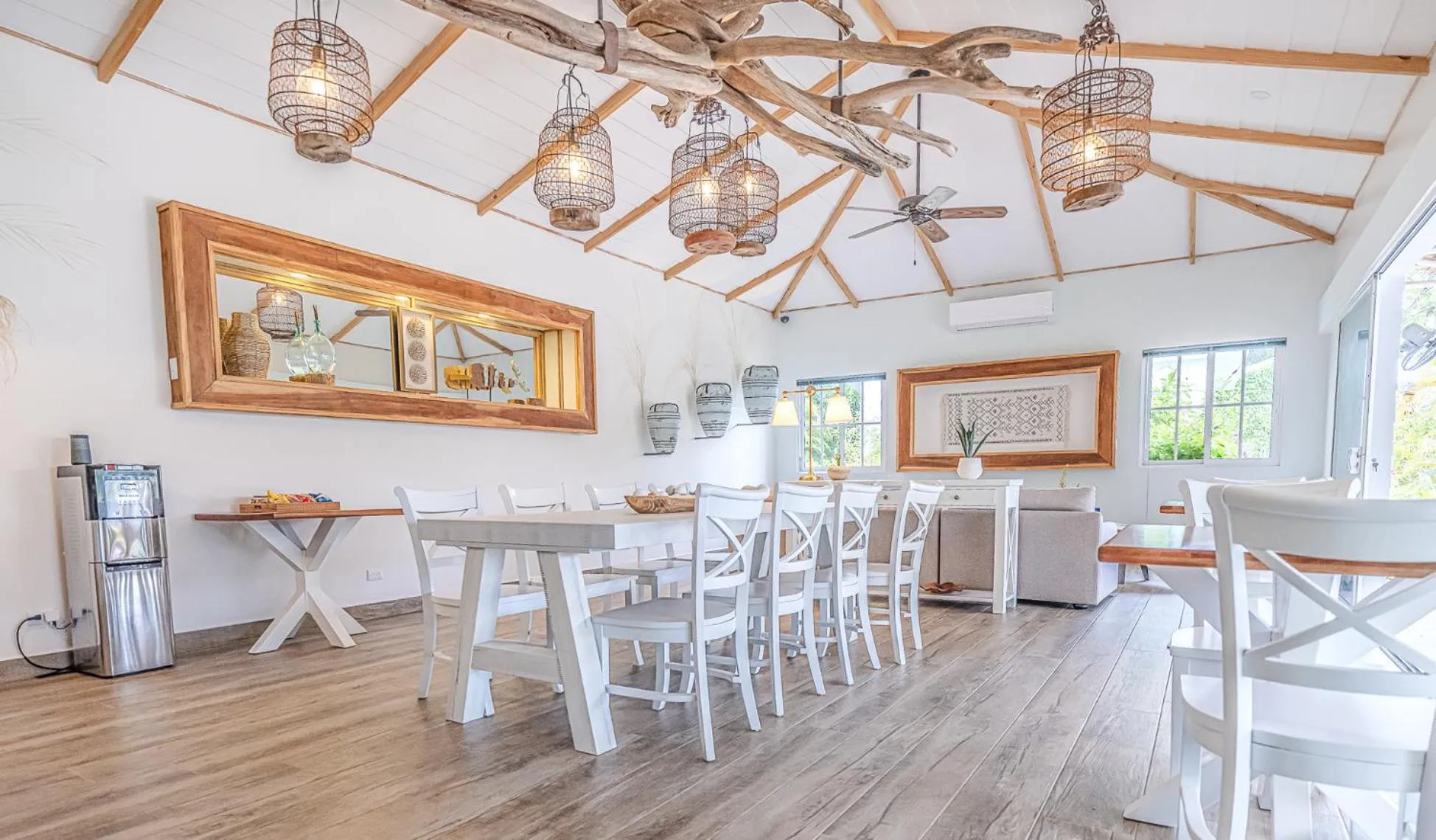Dining area in Les Voiles Blanches - Luxury Lodge