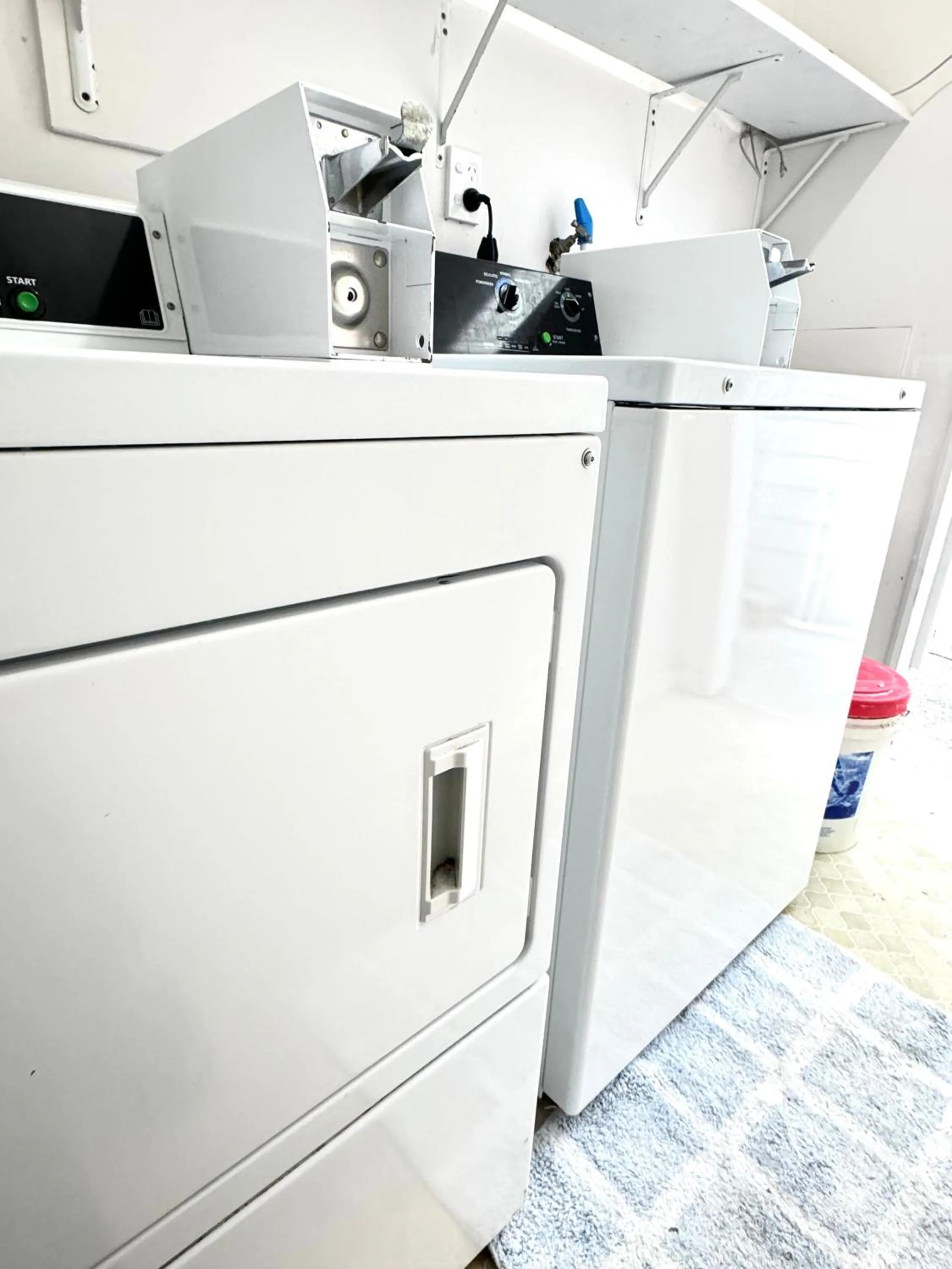 laundry in Papakura Pioneer Motor Lodge & Motel