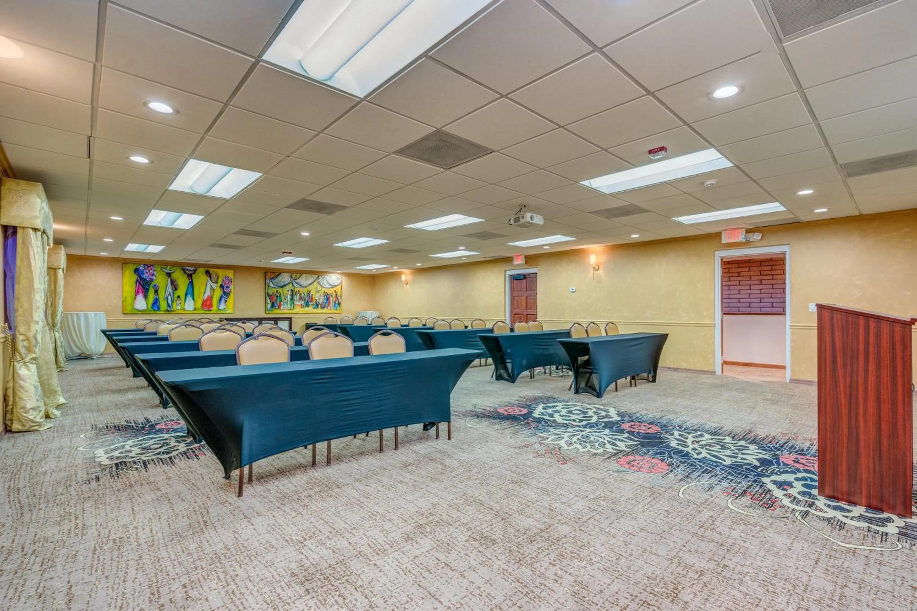 Meeting/conference room in Clarion Inn