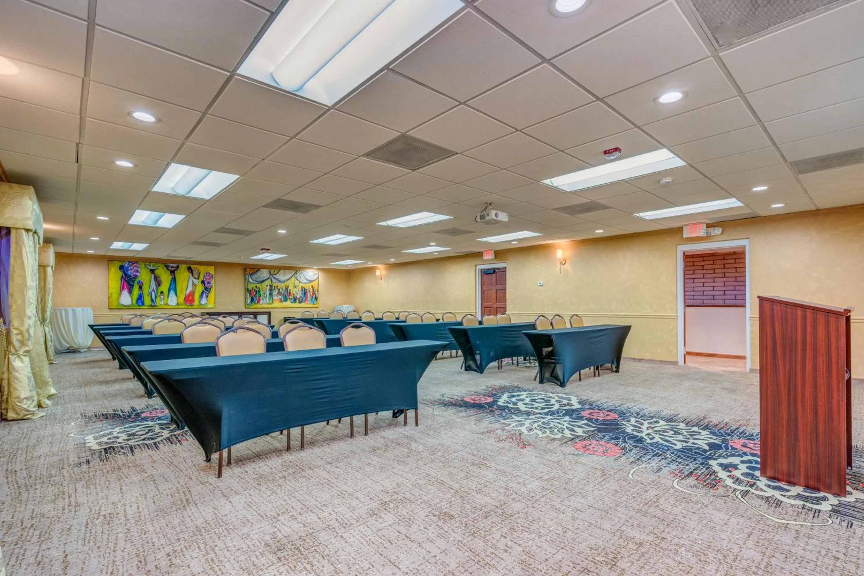 Meeting/conference room in Clarion Inn