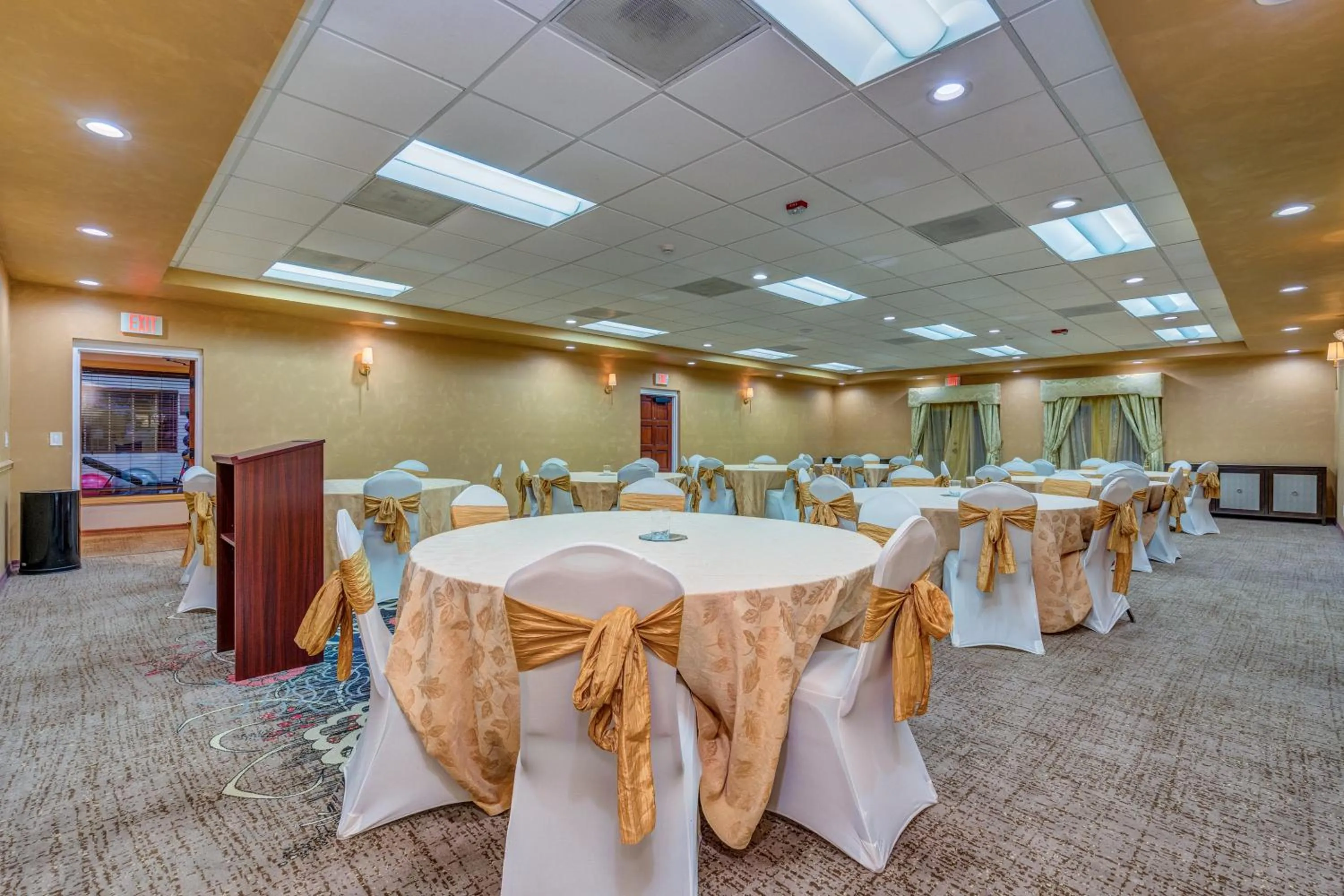 Banquet/Function facilities in Clarion Inn