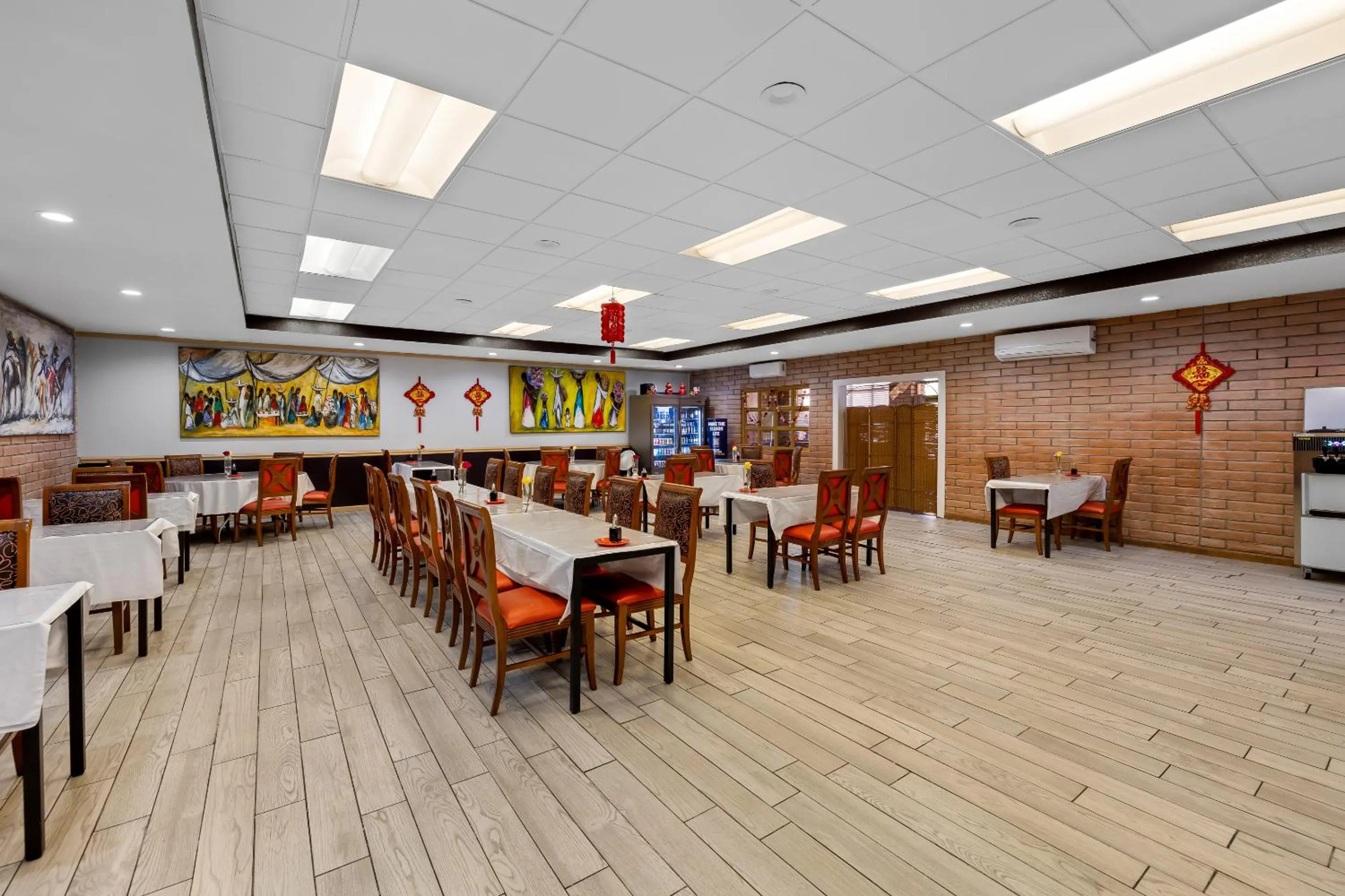 Restaurant/places to eat in Clarion Inn