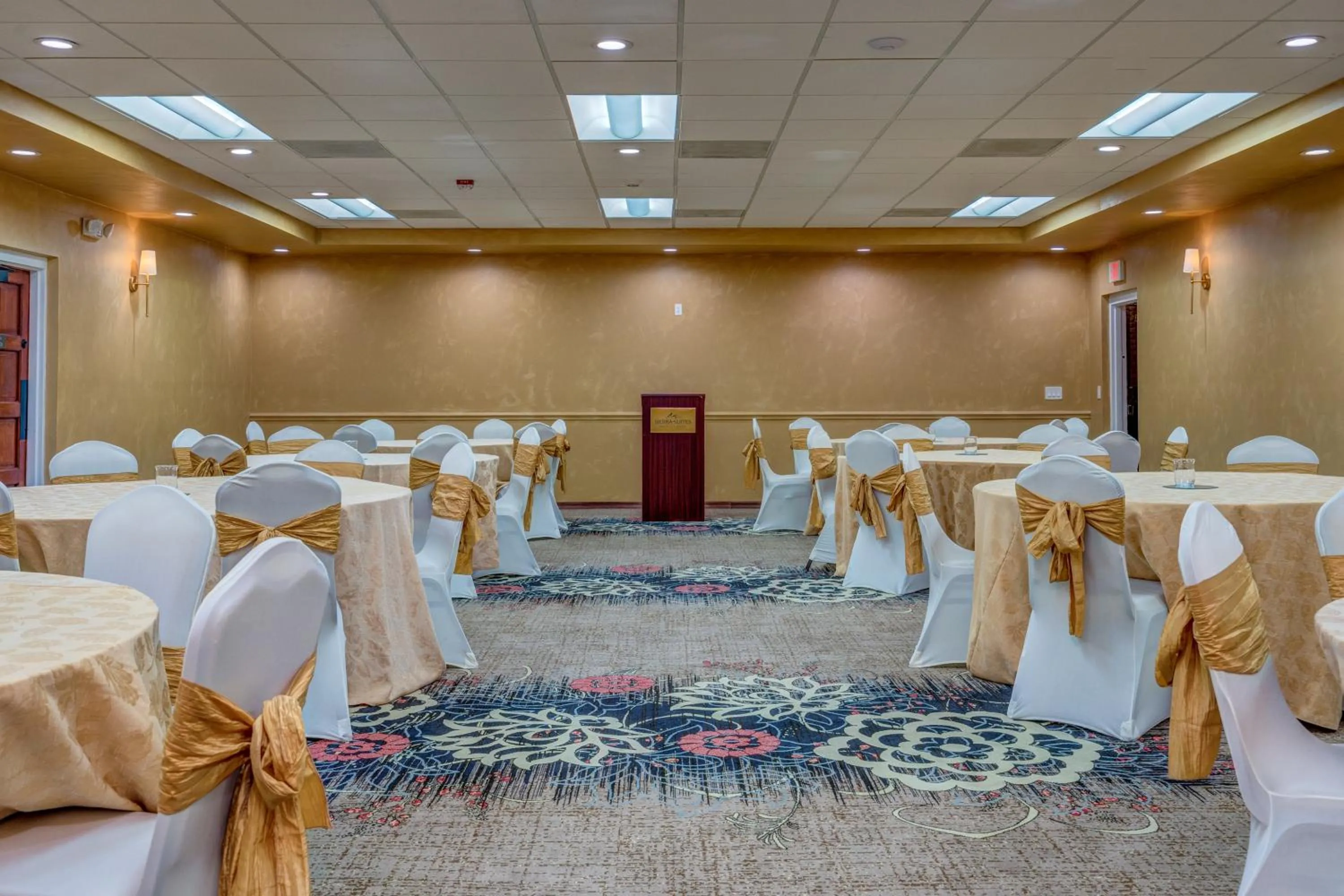 Banquet/Function facilities in Clarion Inn