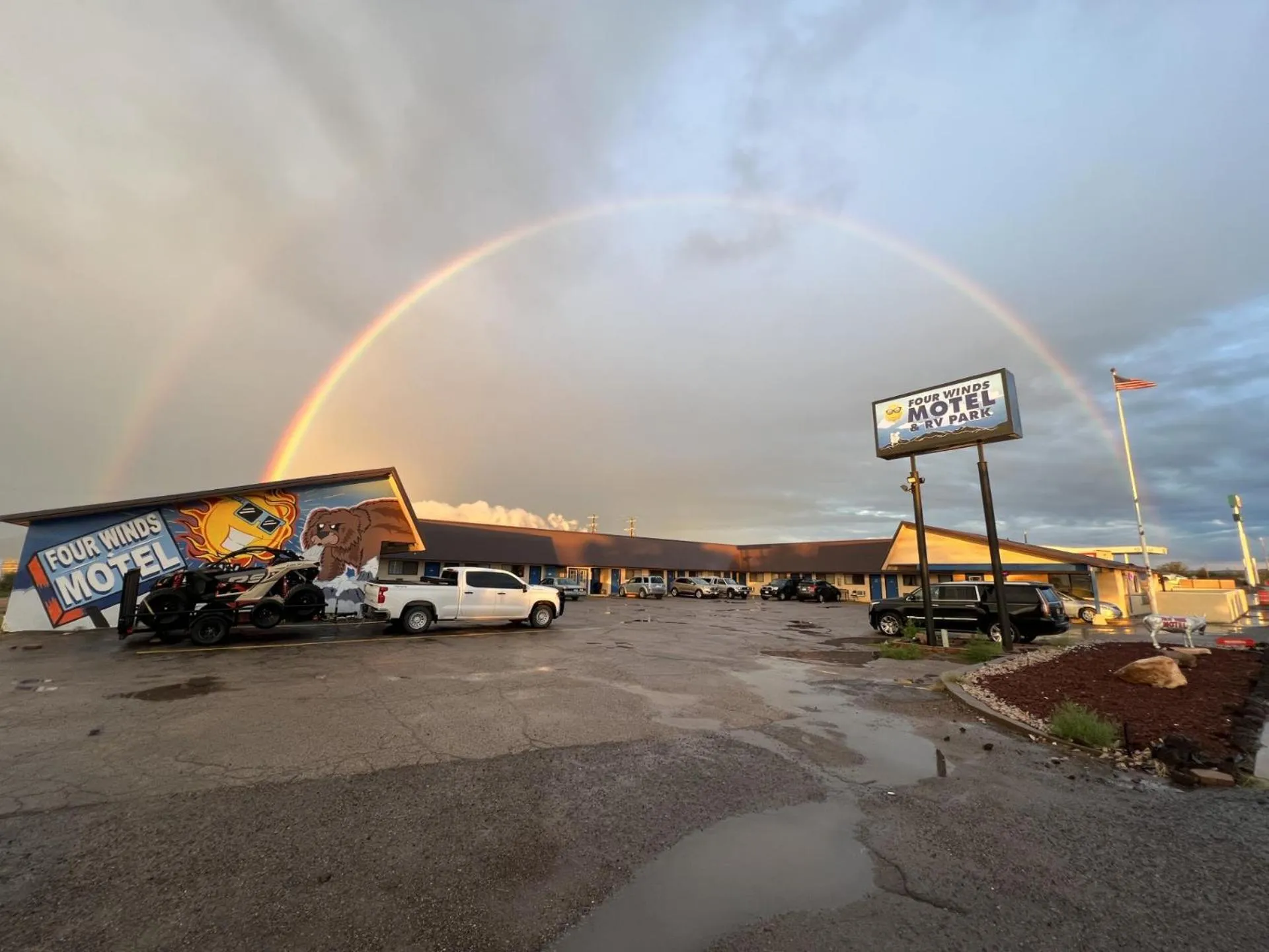 Four Winds Motel & RV Park