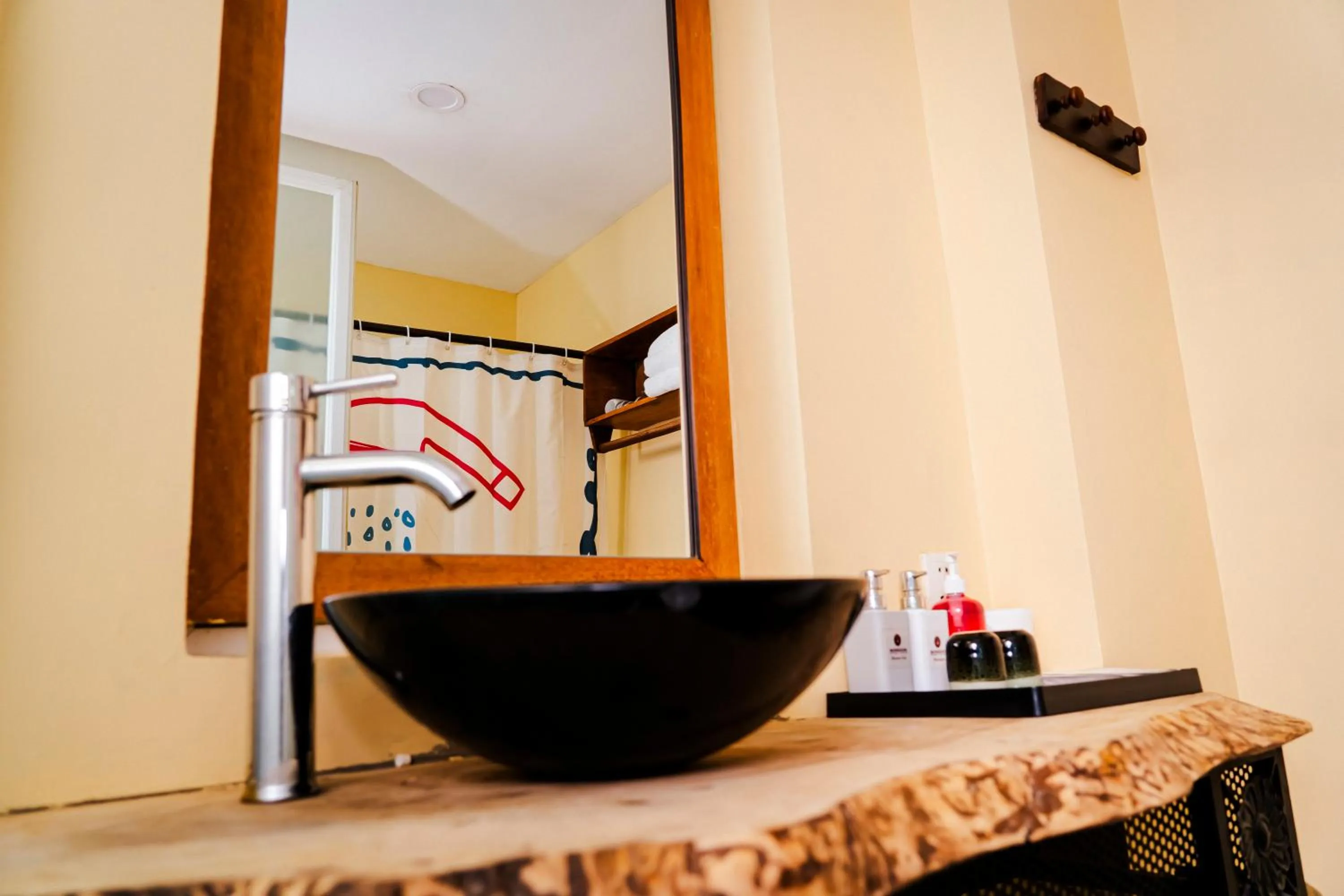 Bathroom in Monsoon Bassac Hotel