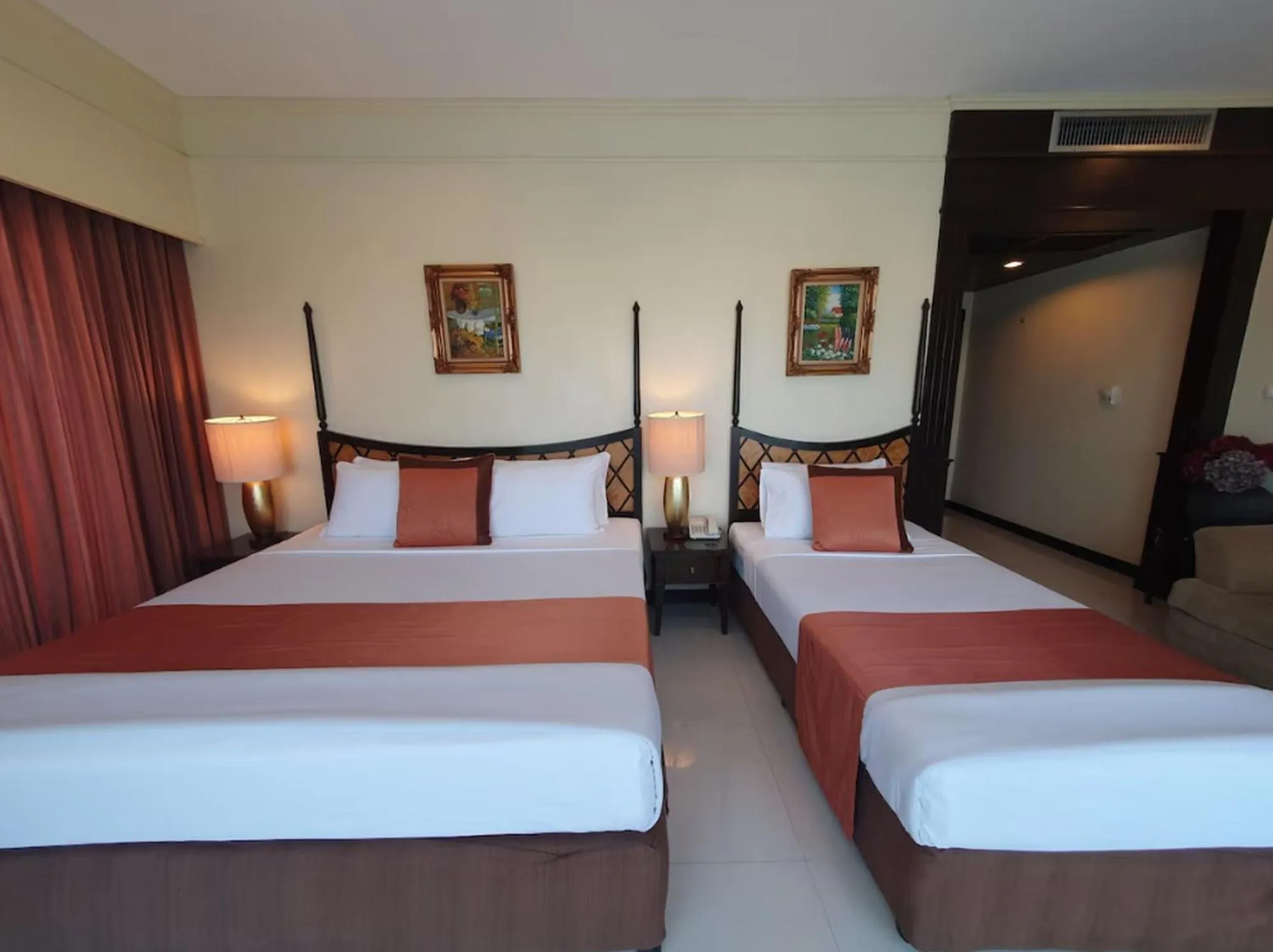 Bedroom, Bed in Sunday Chateau En Ville - Pattaya