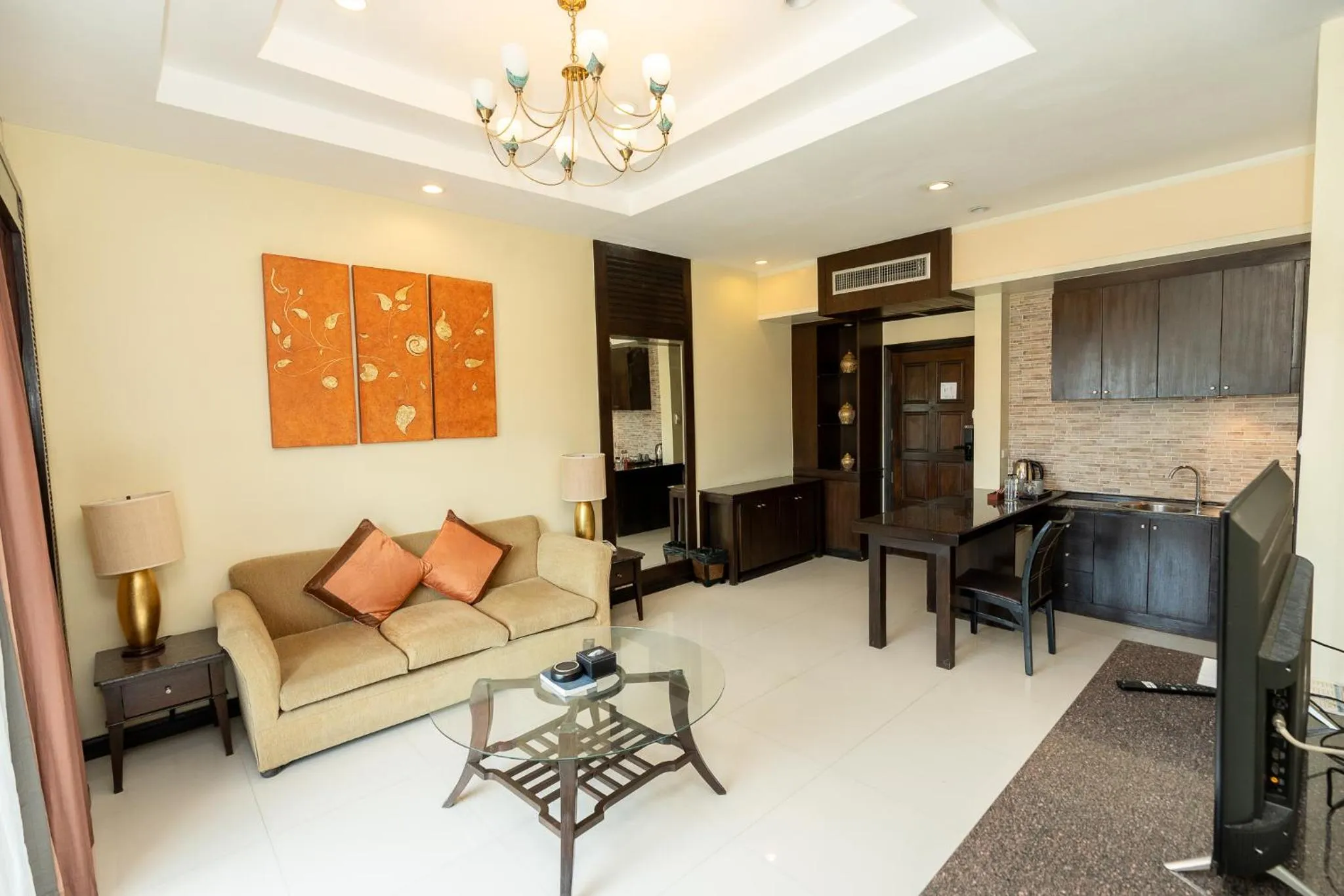 TV and multimedia in Sunday Chateau En Ville - Pattaya