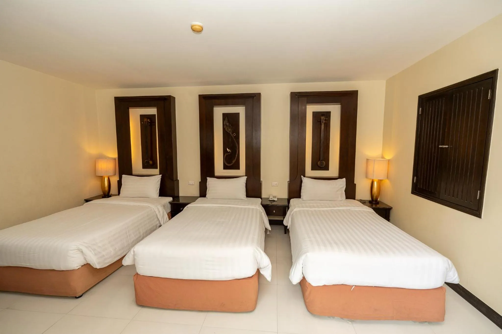 Photo of the whole room, Bed in Sunday Chateau En Ville - Pattaya