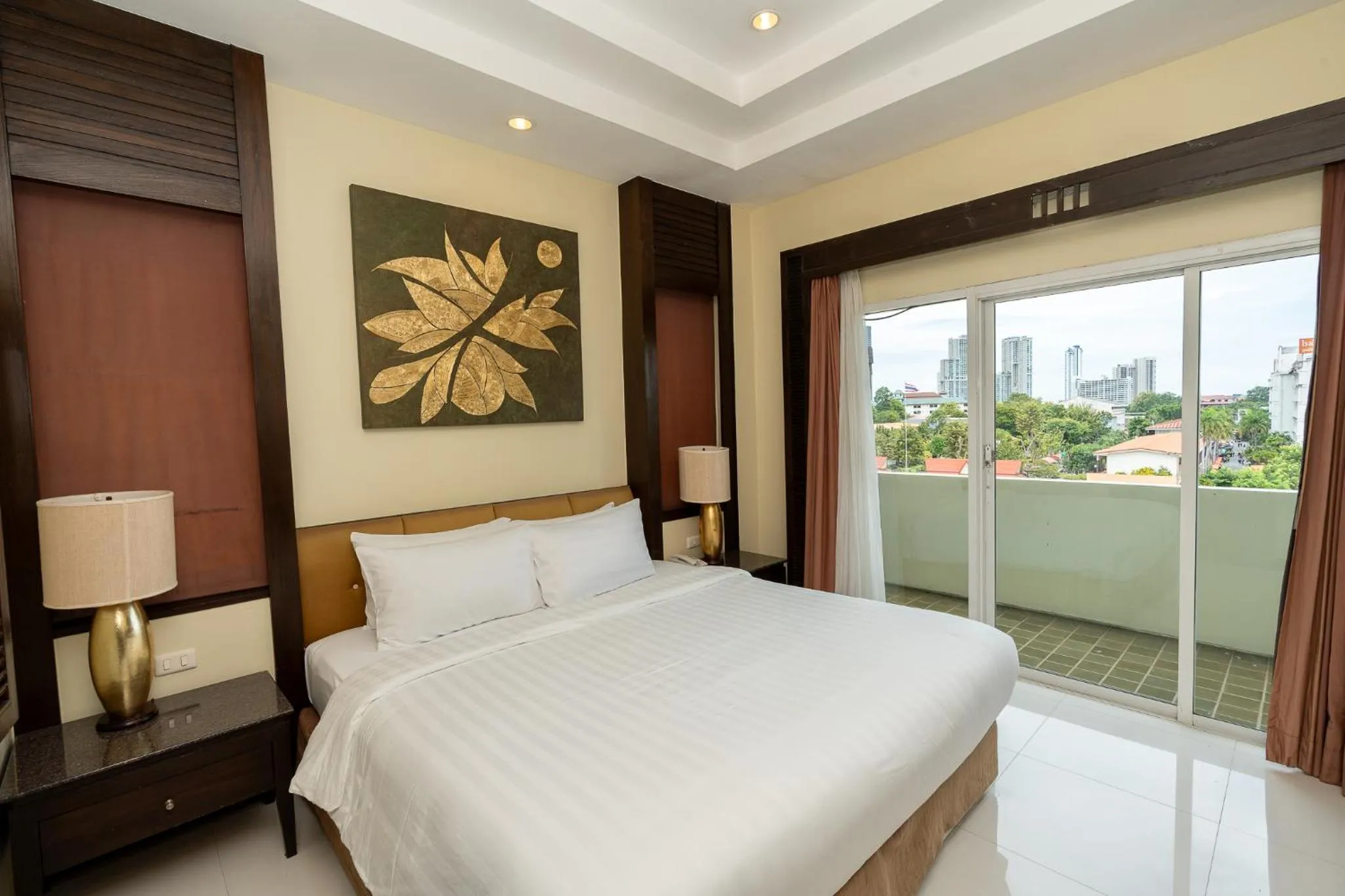 Photo of the whole room, Bed in Sunday Chateau En Ville - Pattaya