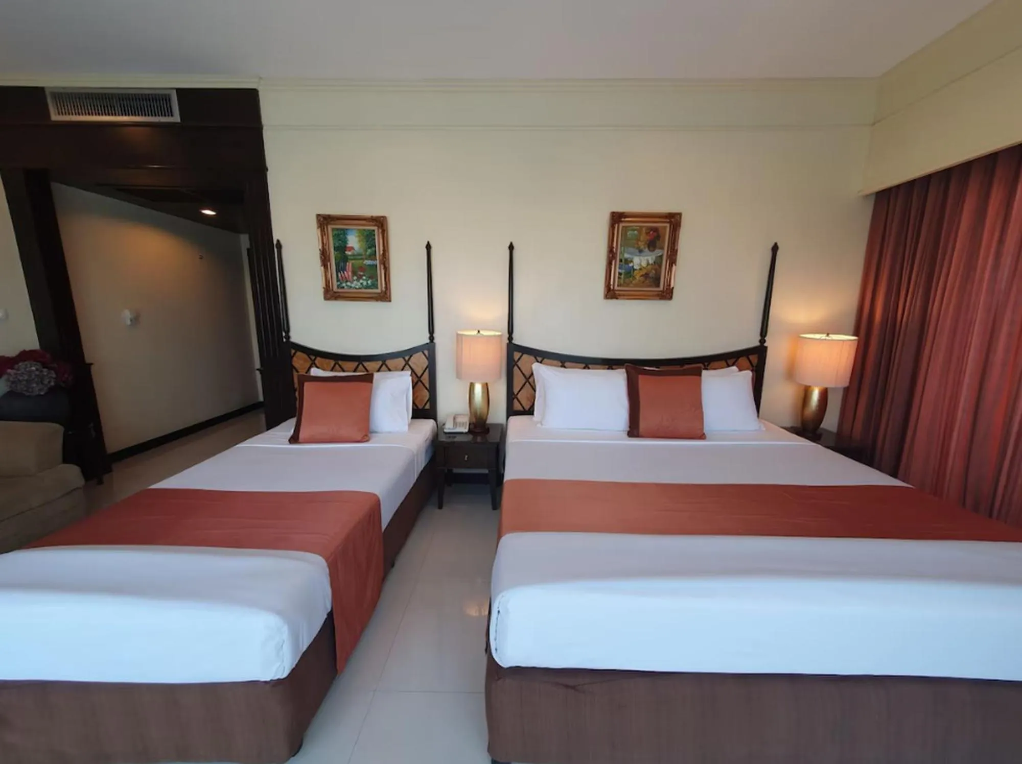 Bedroom, Bed in Sunday Chateau En Ville - Pattaya