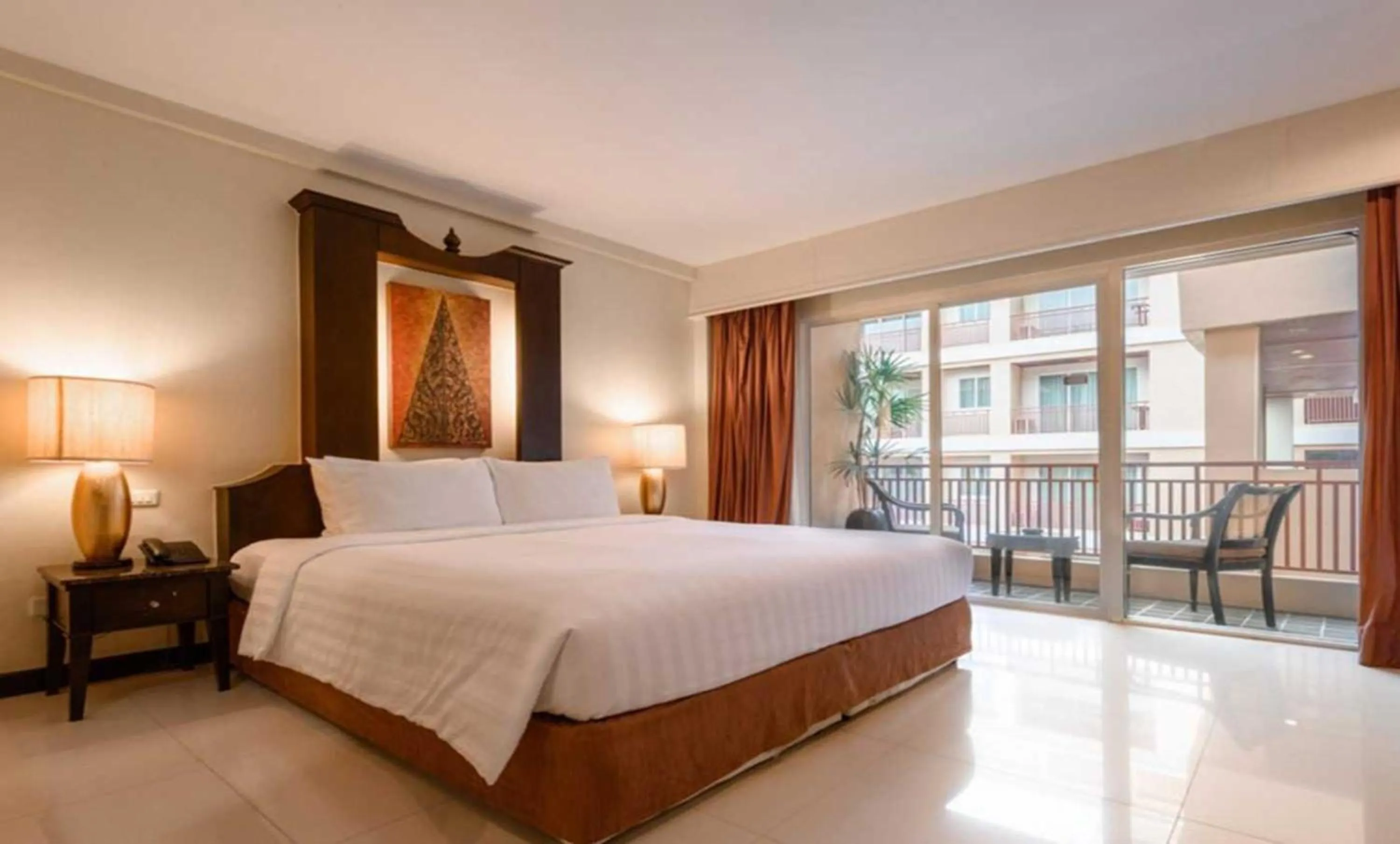 Photo of the whole room, Bed in Sunday Chateau En Ville - Pattaya